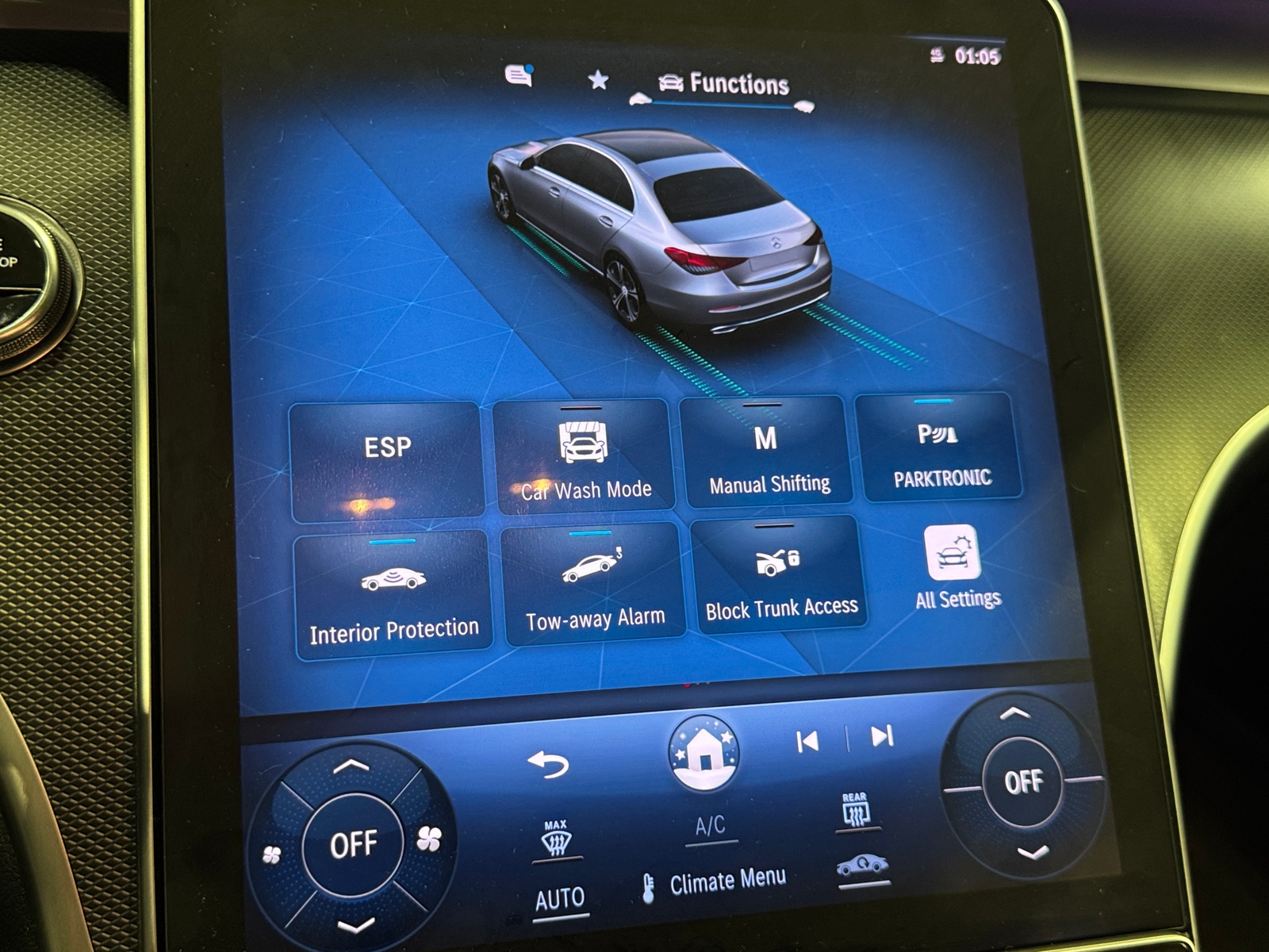 Thumbnail: 2024 Mercedes-Benz C-Class - 3