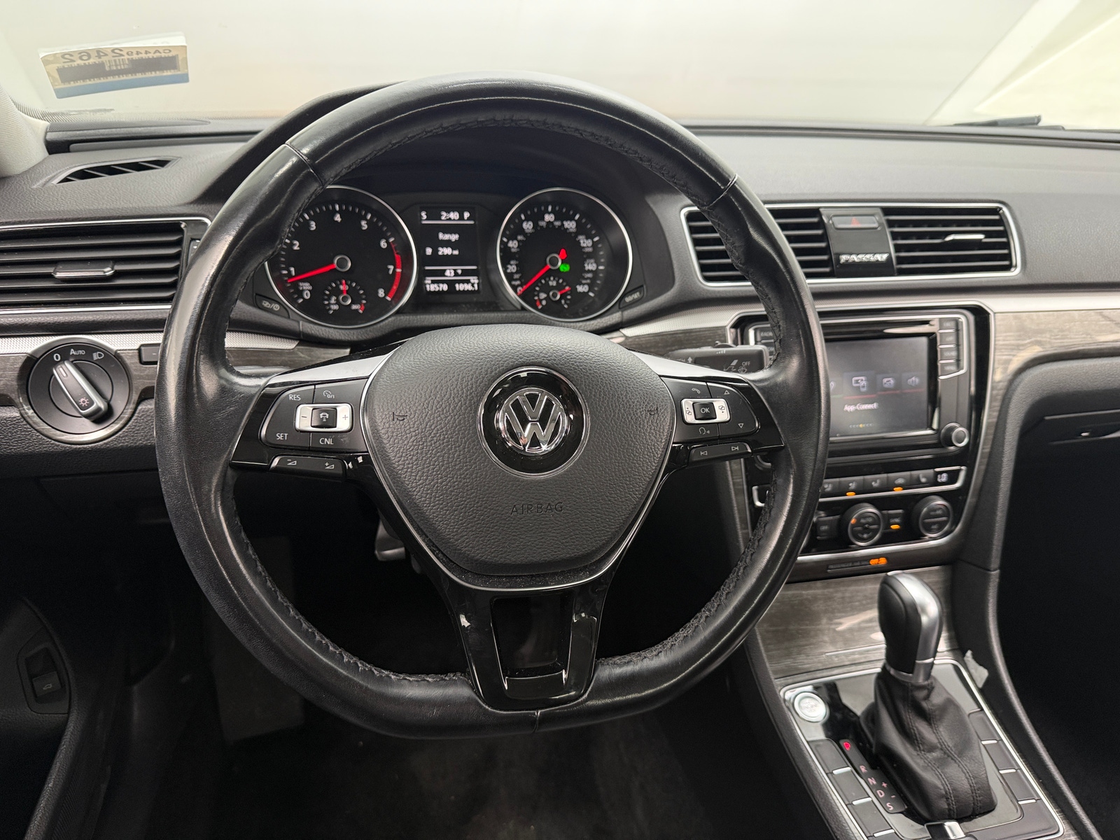 Thumbnail: 2018 Volkswagen Passat - 4