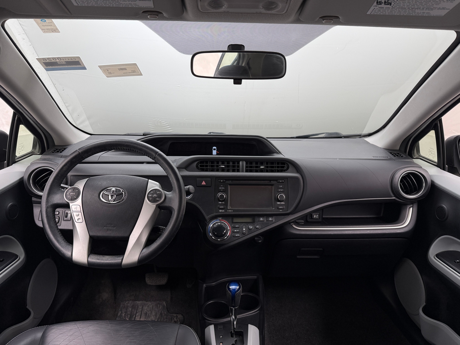 Thumbnail: 2014 Toyota Prius c - 2