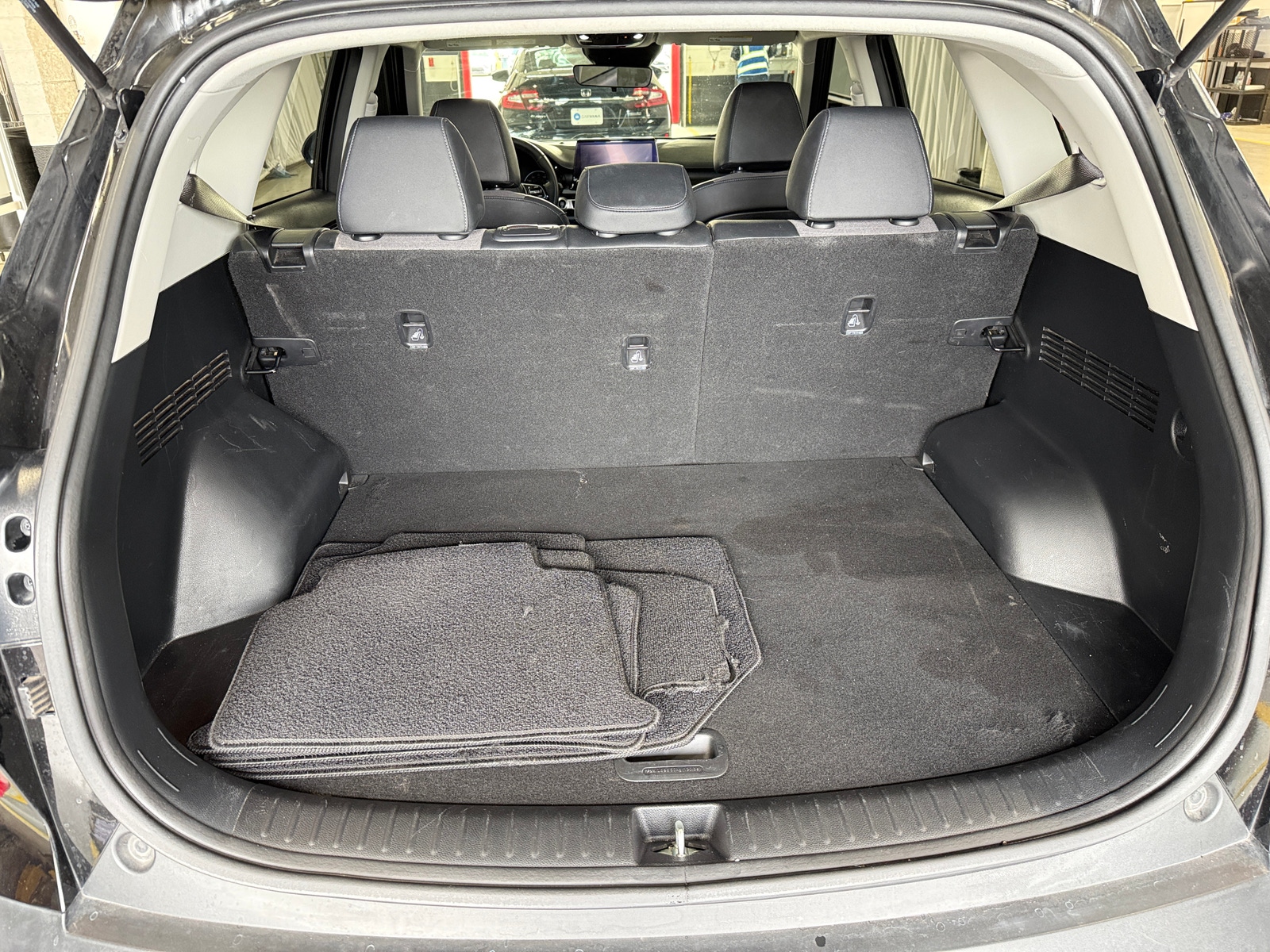 Thumbnail: 2023 Kia Seltos - 7