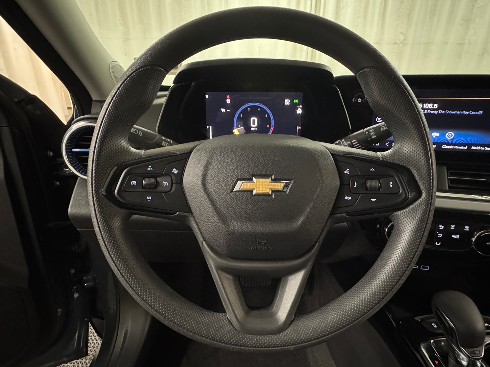 Thumbnail: 2025 Chevrolet Trax - 5