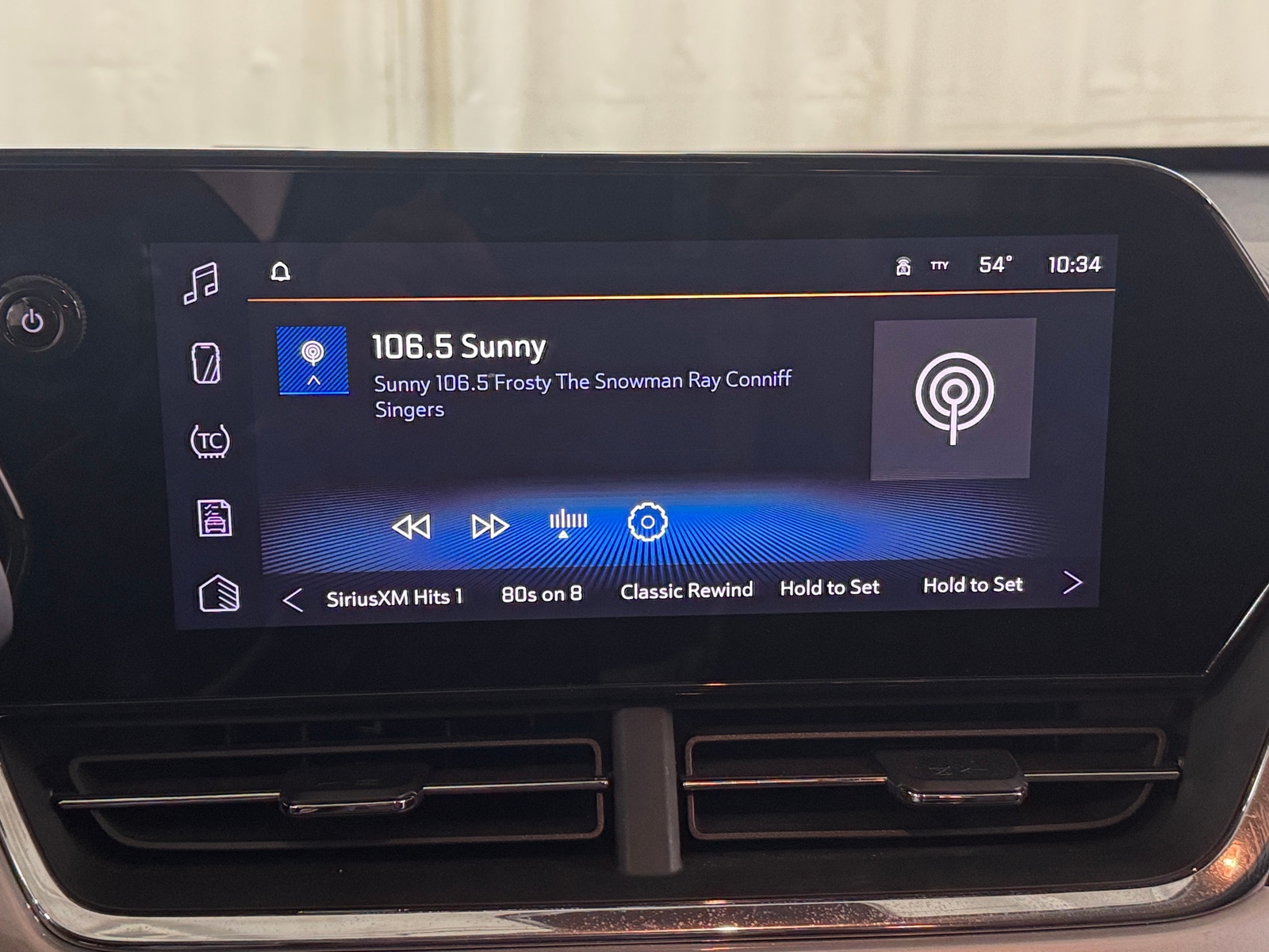 Thumbnail: 2025 Chevrolet Trax - 4