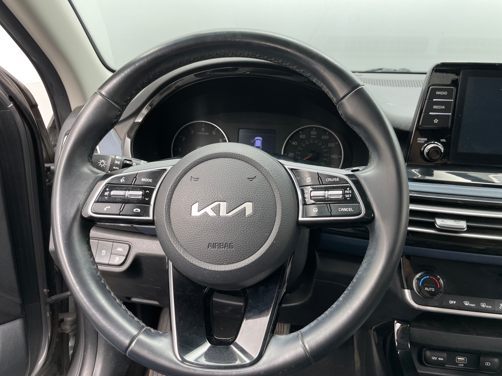 Thumbnail: 2023 Kia Seltos - 5