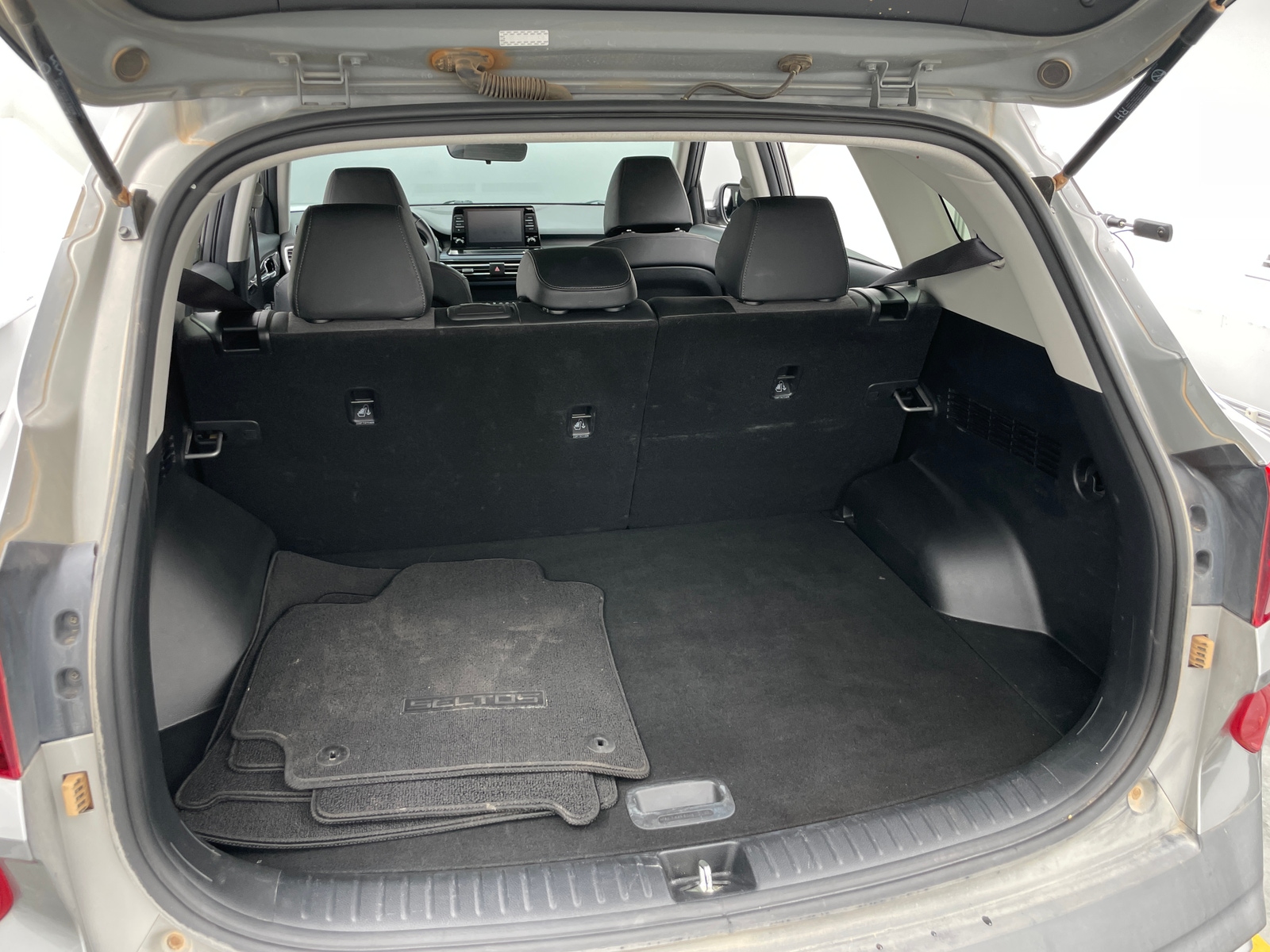 Thumbnail: 2023 Kia Seltos - 7