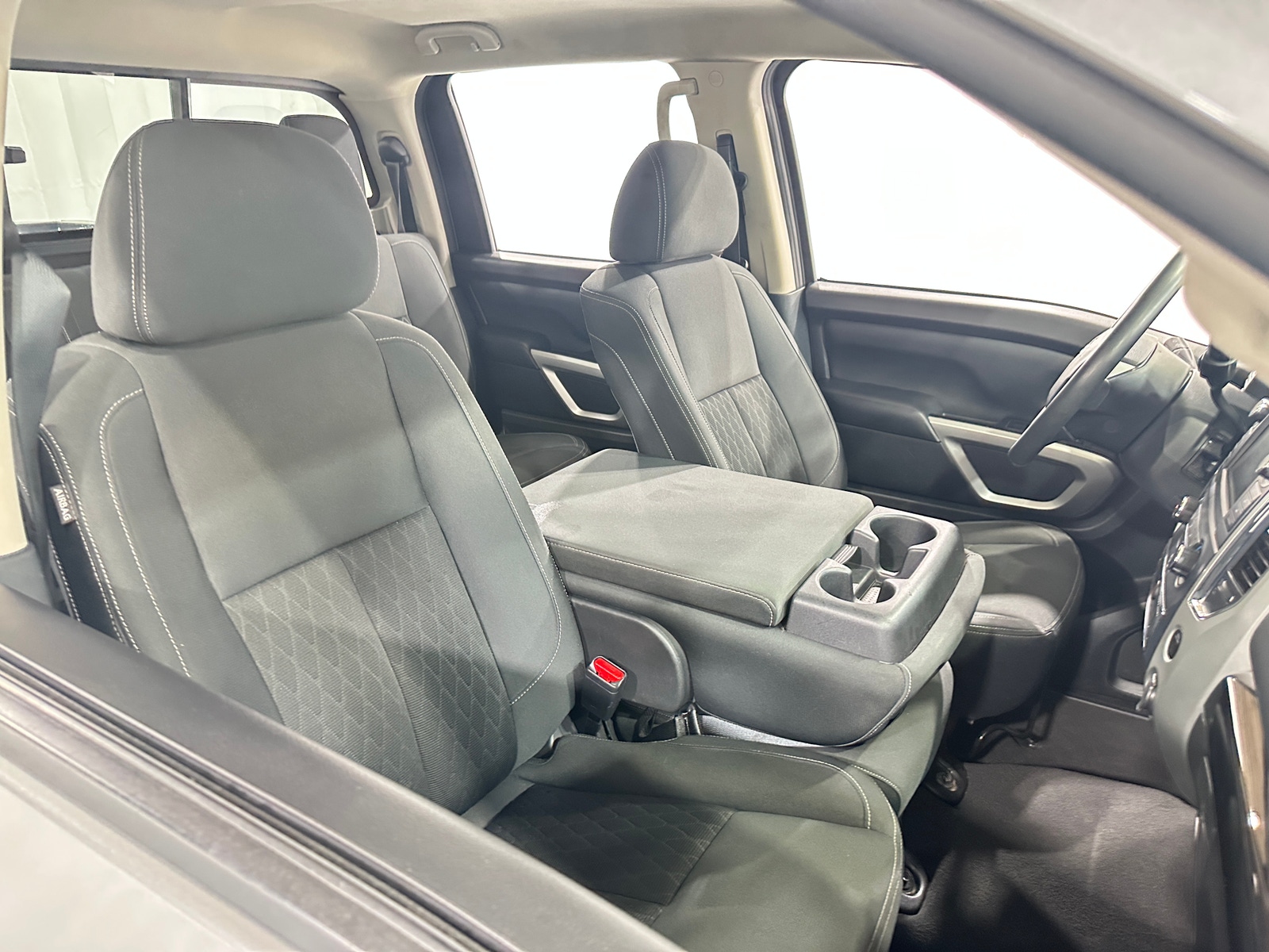 Thumbnail: 2019 Nissan Titan - 2