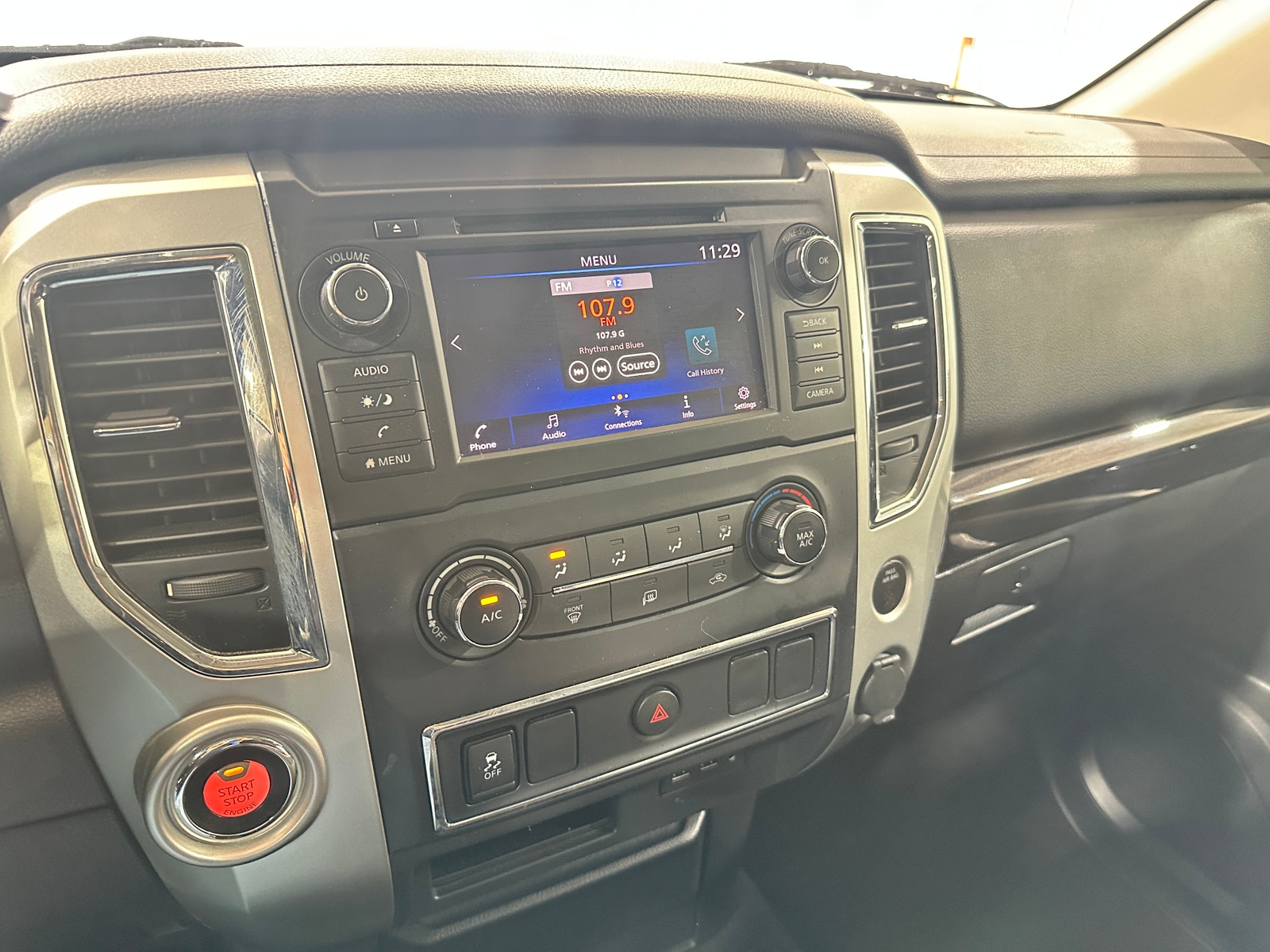 Thumbnail: 2019 Nissan Titan - 4