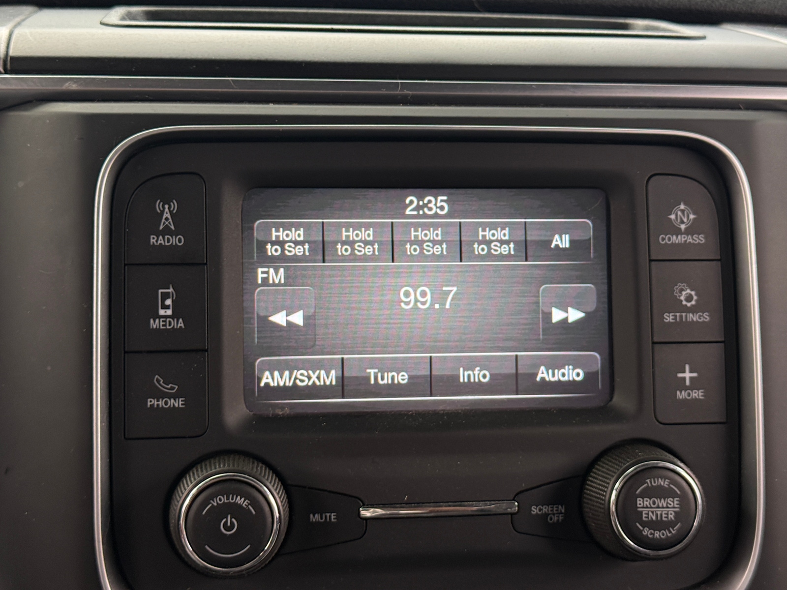 Thumbnail: 2021 RAM 1500 Classic - 4