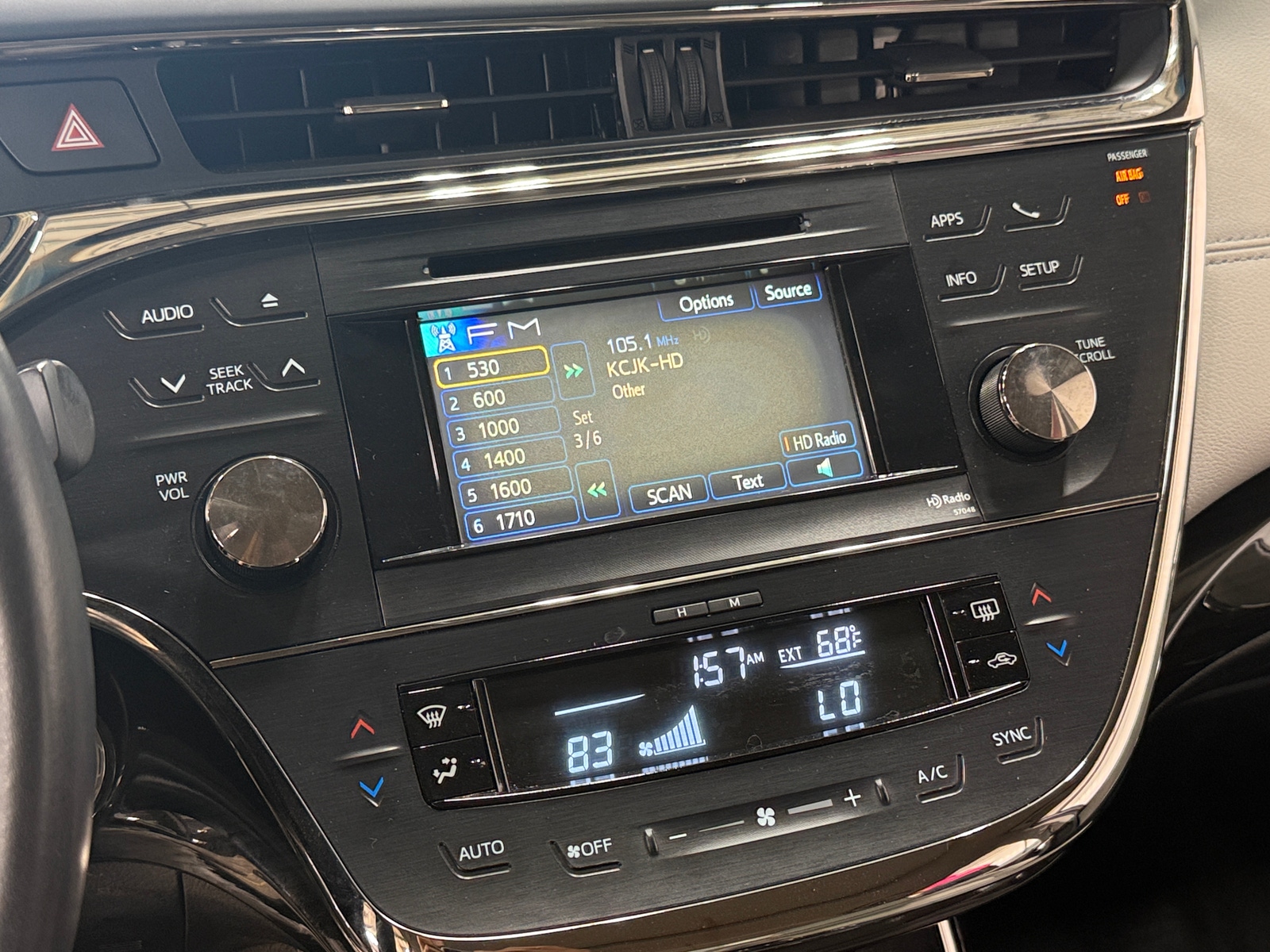 Thumbnail: 2014 Toyota Avalon - 4