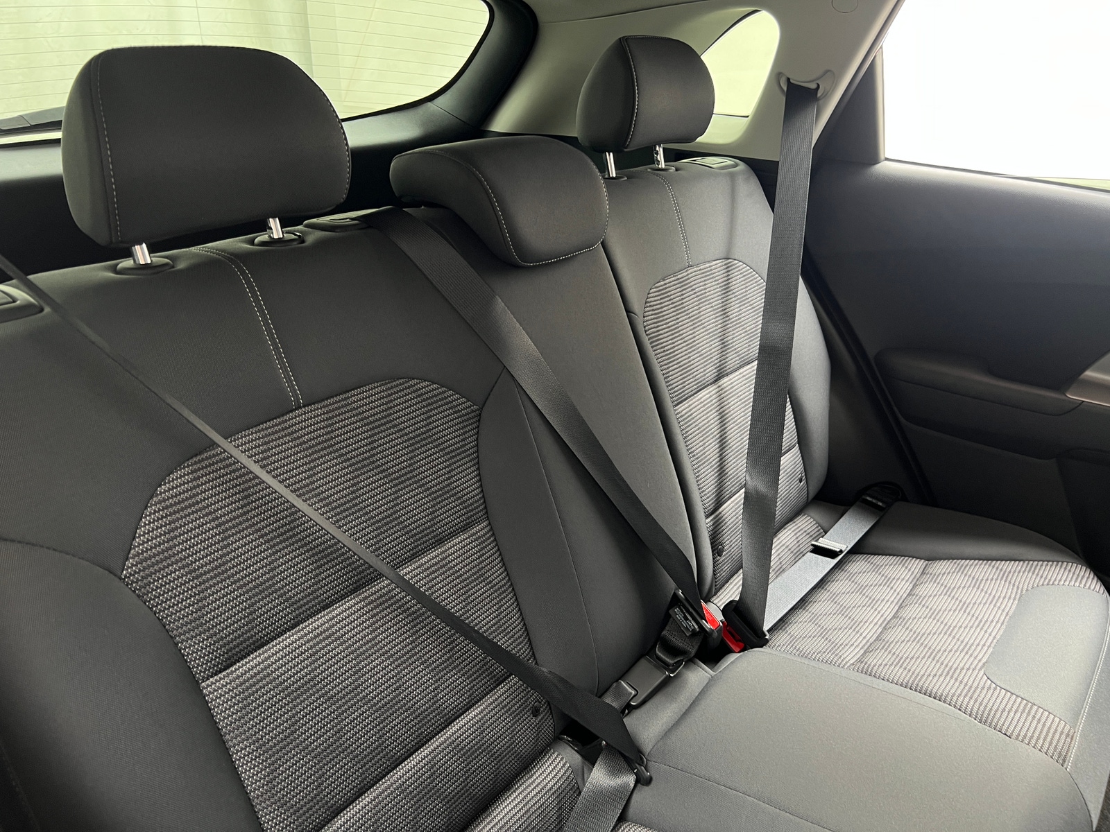 Thumbnail: 2020 Kia Niro - 6