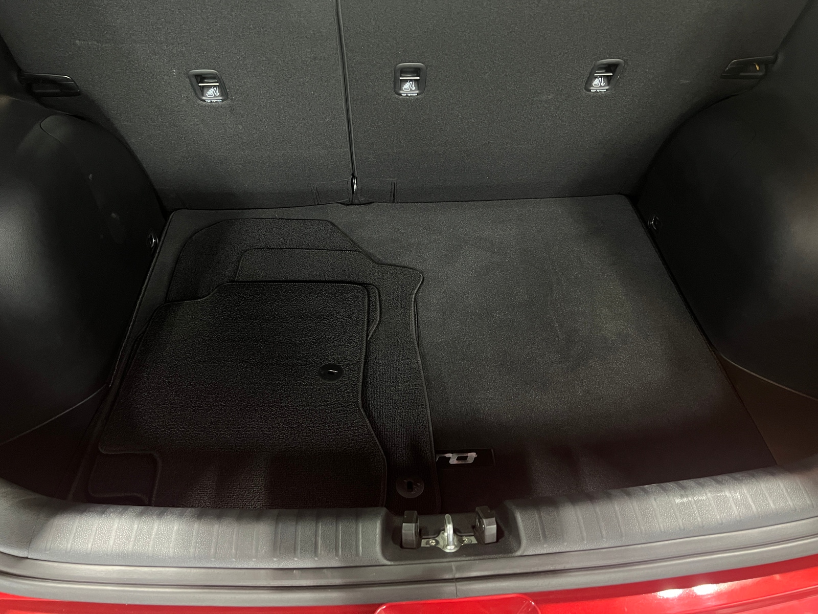 Thumbnail: 2020 Kia Niro - 7