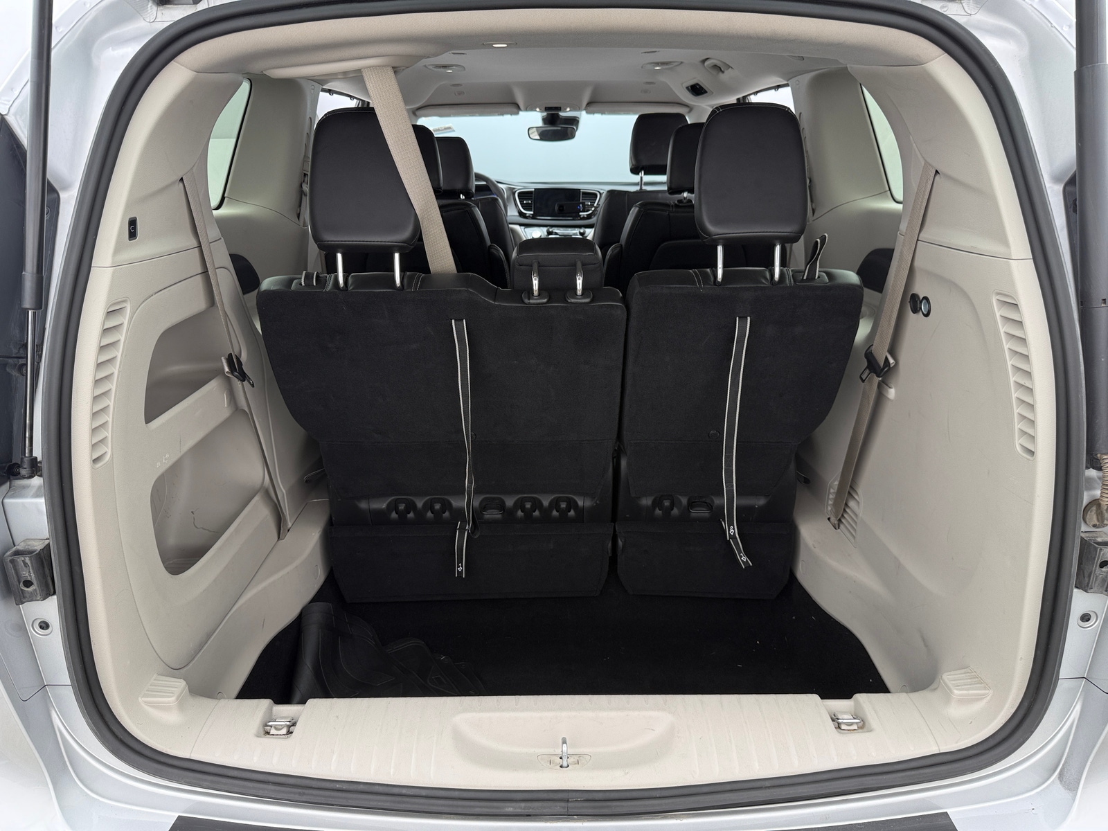 Thumbnail: 2024 Chrysler Pacifica - 6