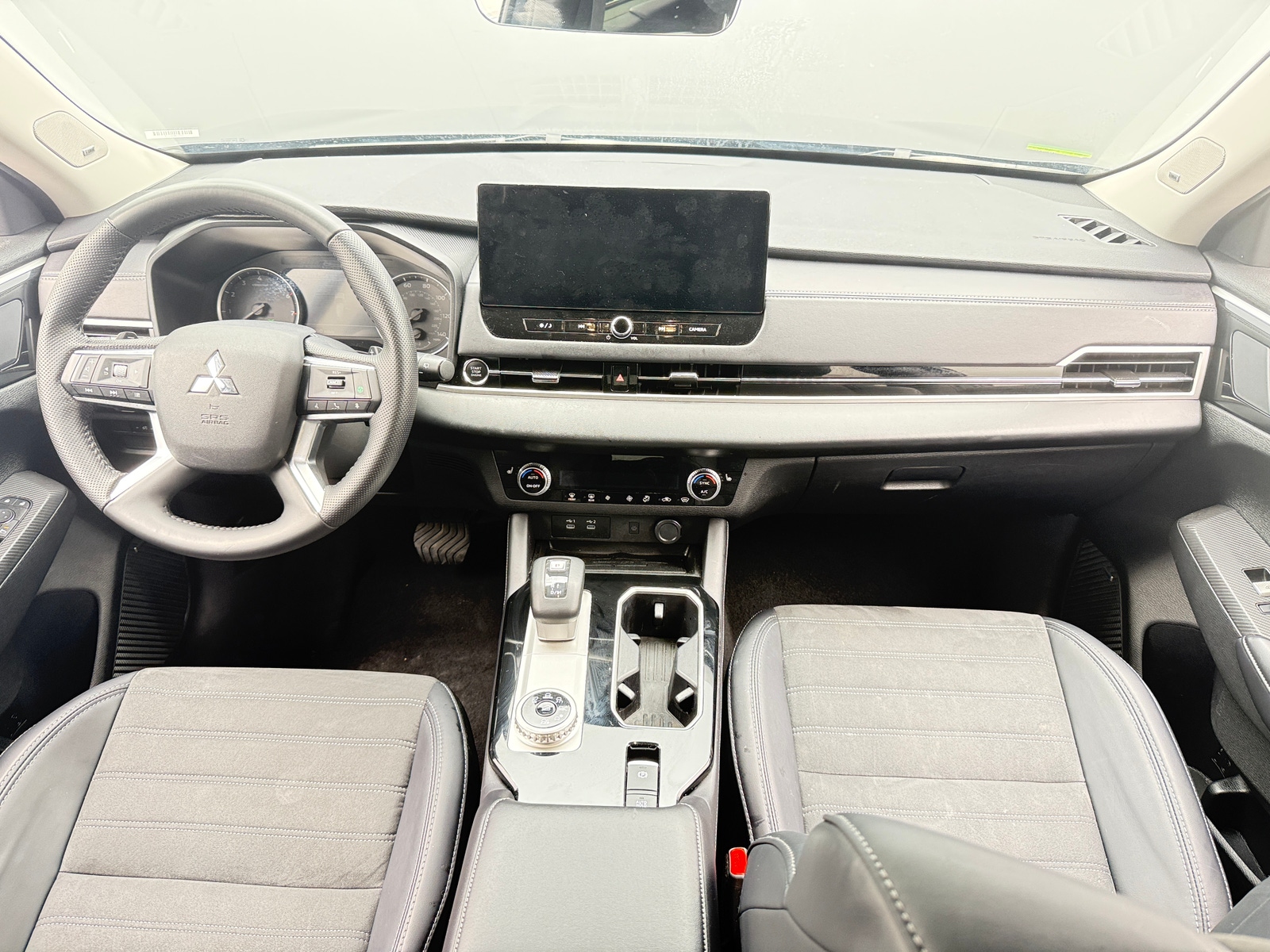 Thumbnail: 2025 Mitsubishi Outlander - 2