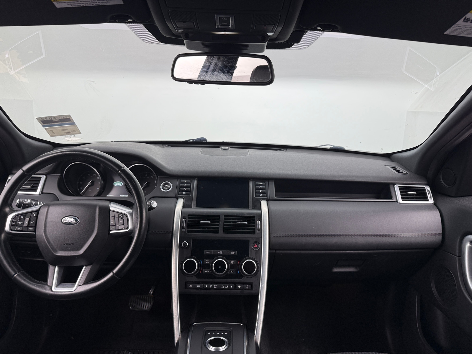 Thumbnail: 2017 Land Rover Discovery Sport - 2