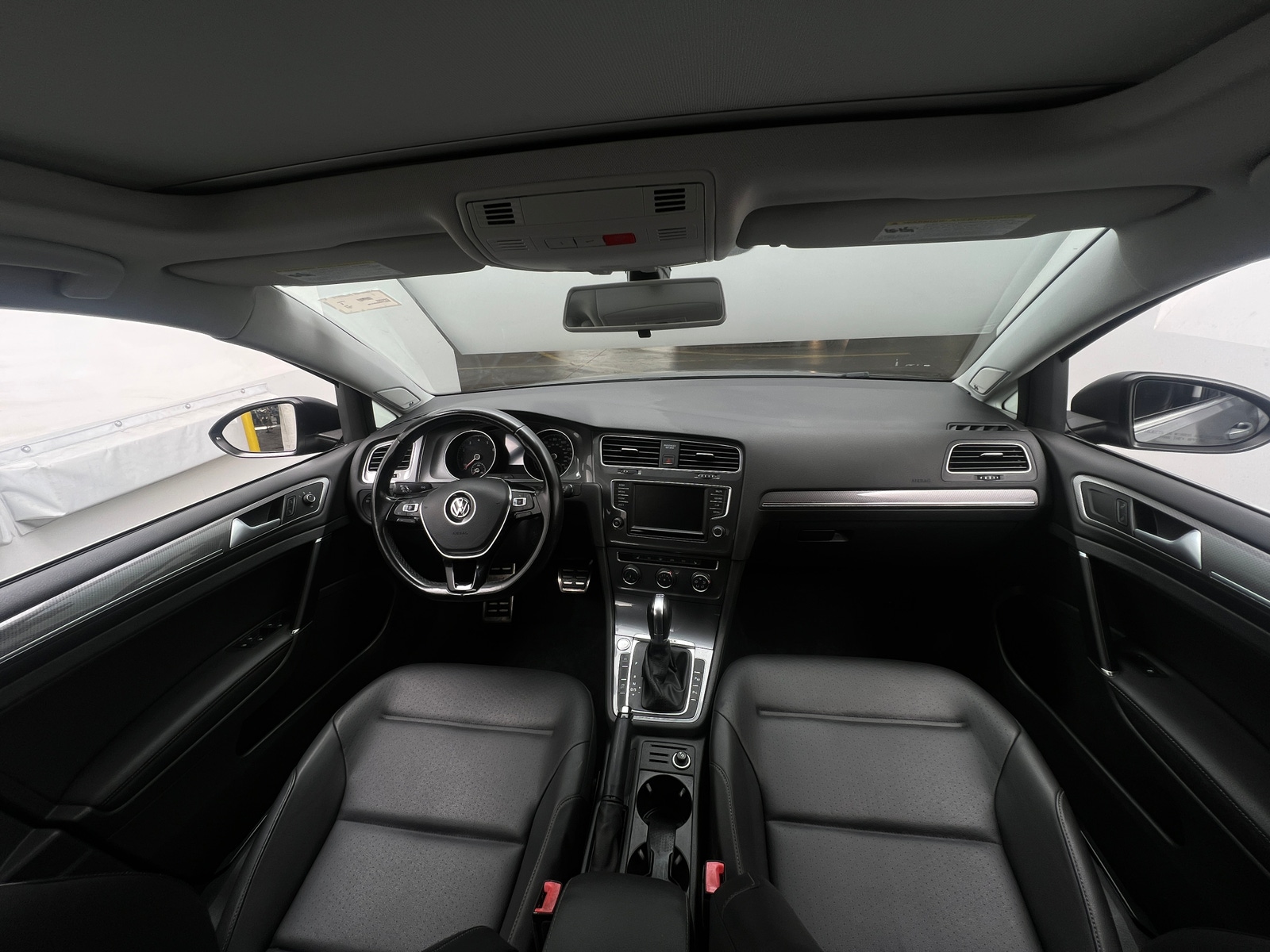 Thumbnail: 2017 Volkswagen Golf - 2