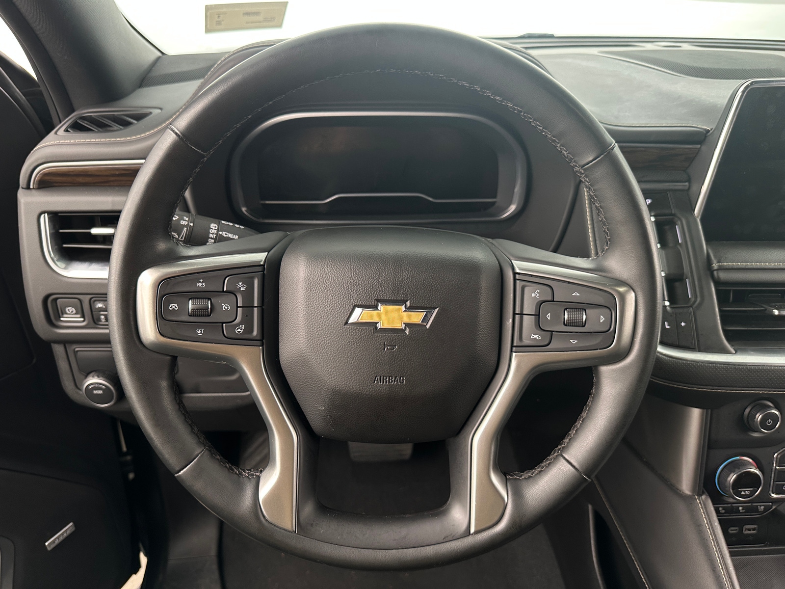 Thumbnail: 2023 Chevrolet Suburban - 4