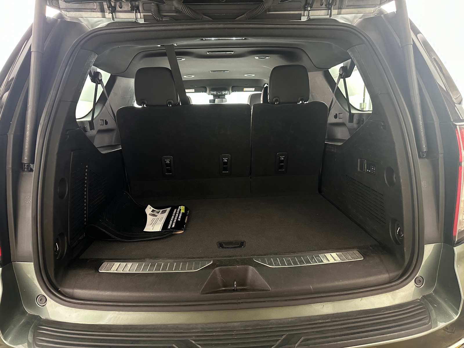 Thumbnail: 2023 Chevrolet Suburban - 6