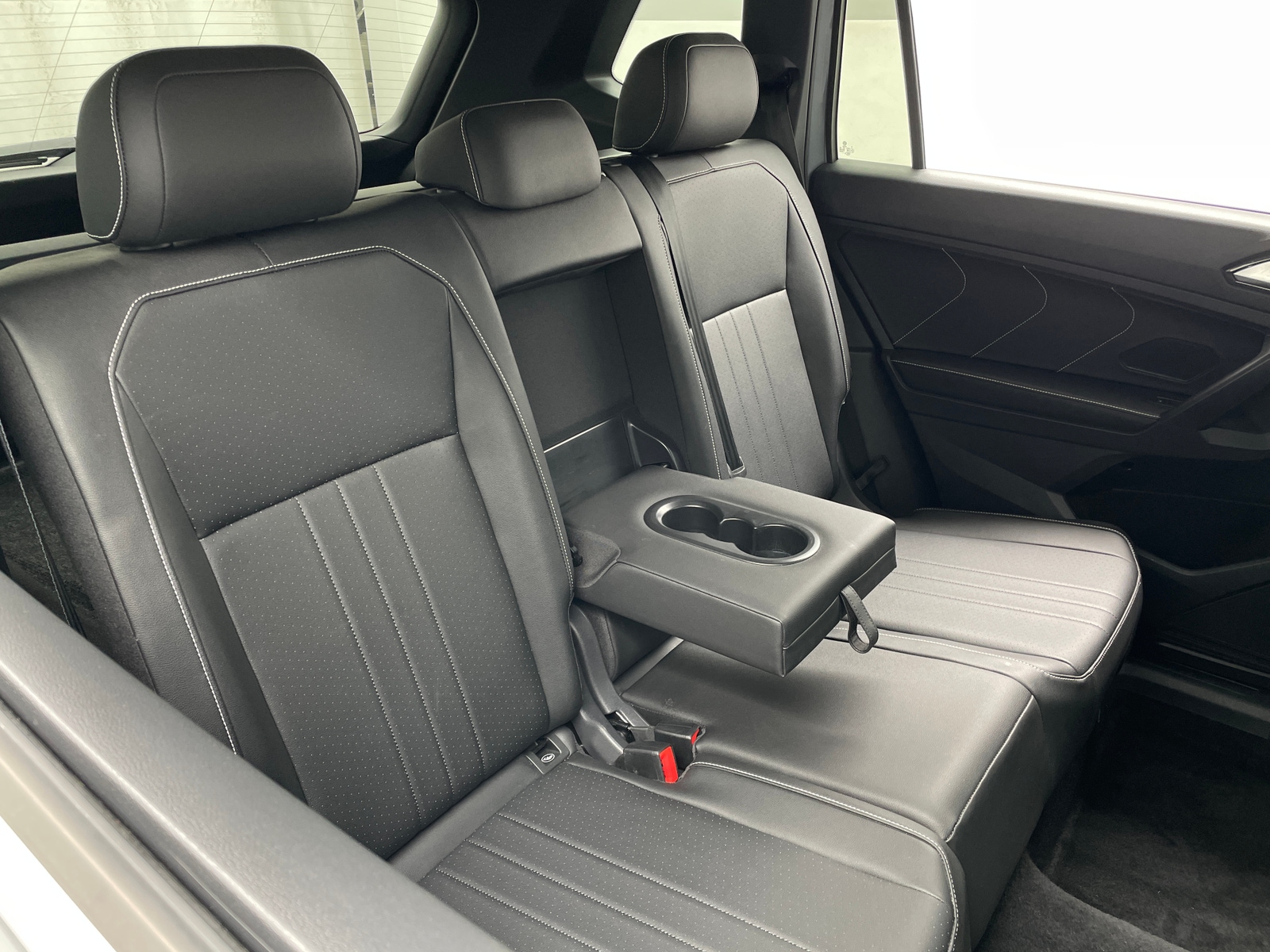 Thumbnail: 2023 Volkswagen Tiguan - 5