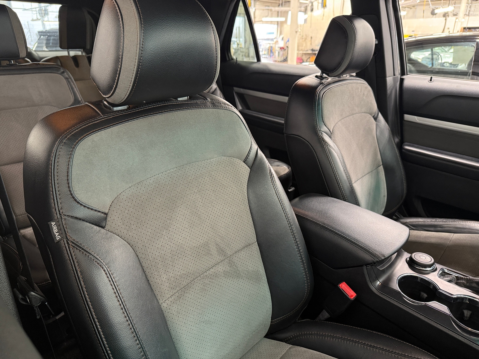 Thumbnail: 2017 Ford Explorer - 6