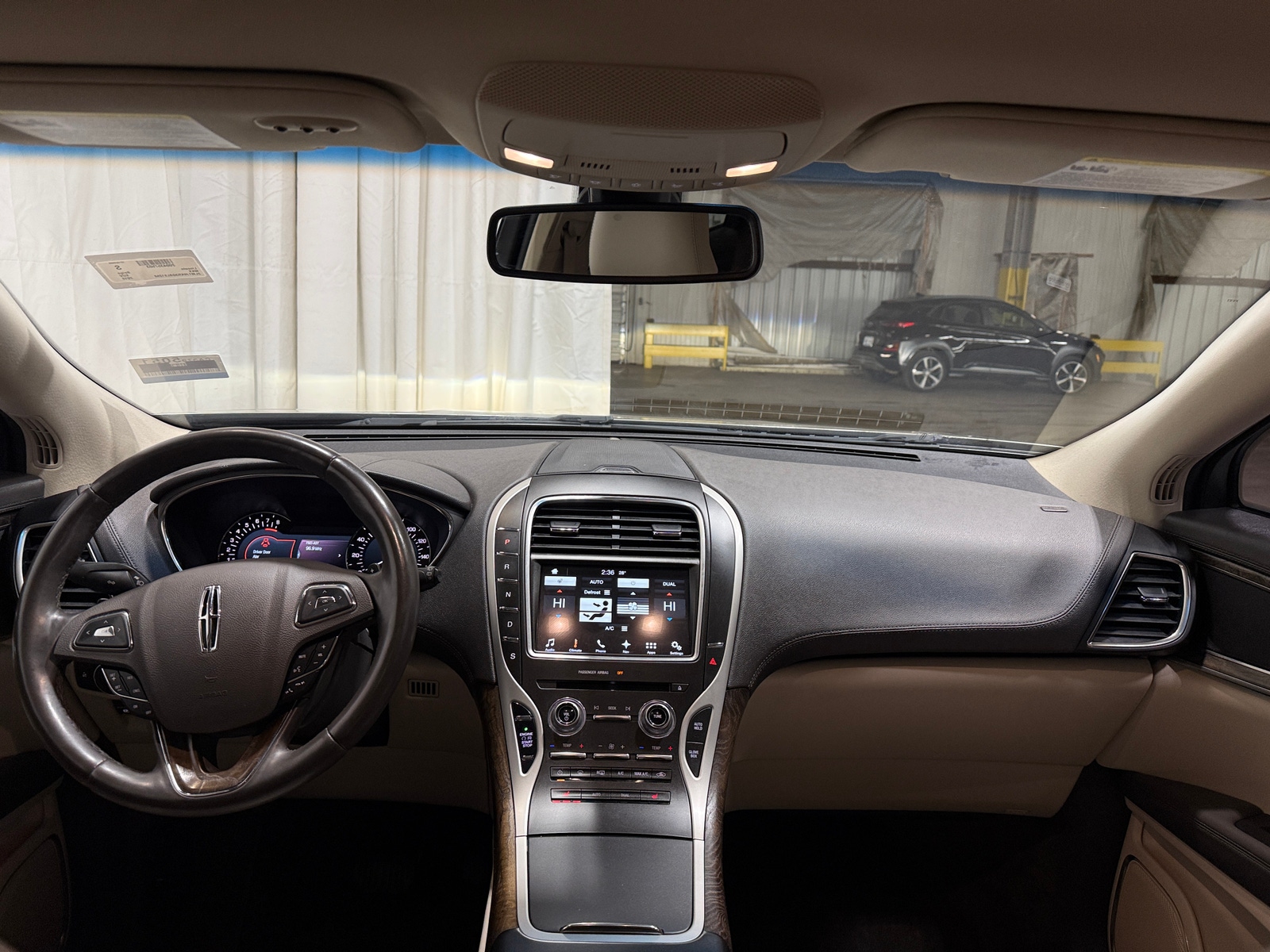 Thumbnail: 2016 Lincoln MKX - 2