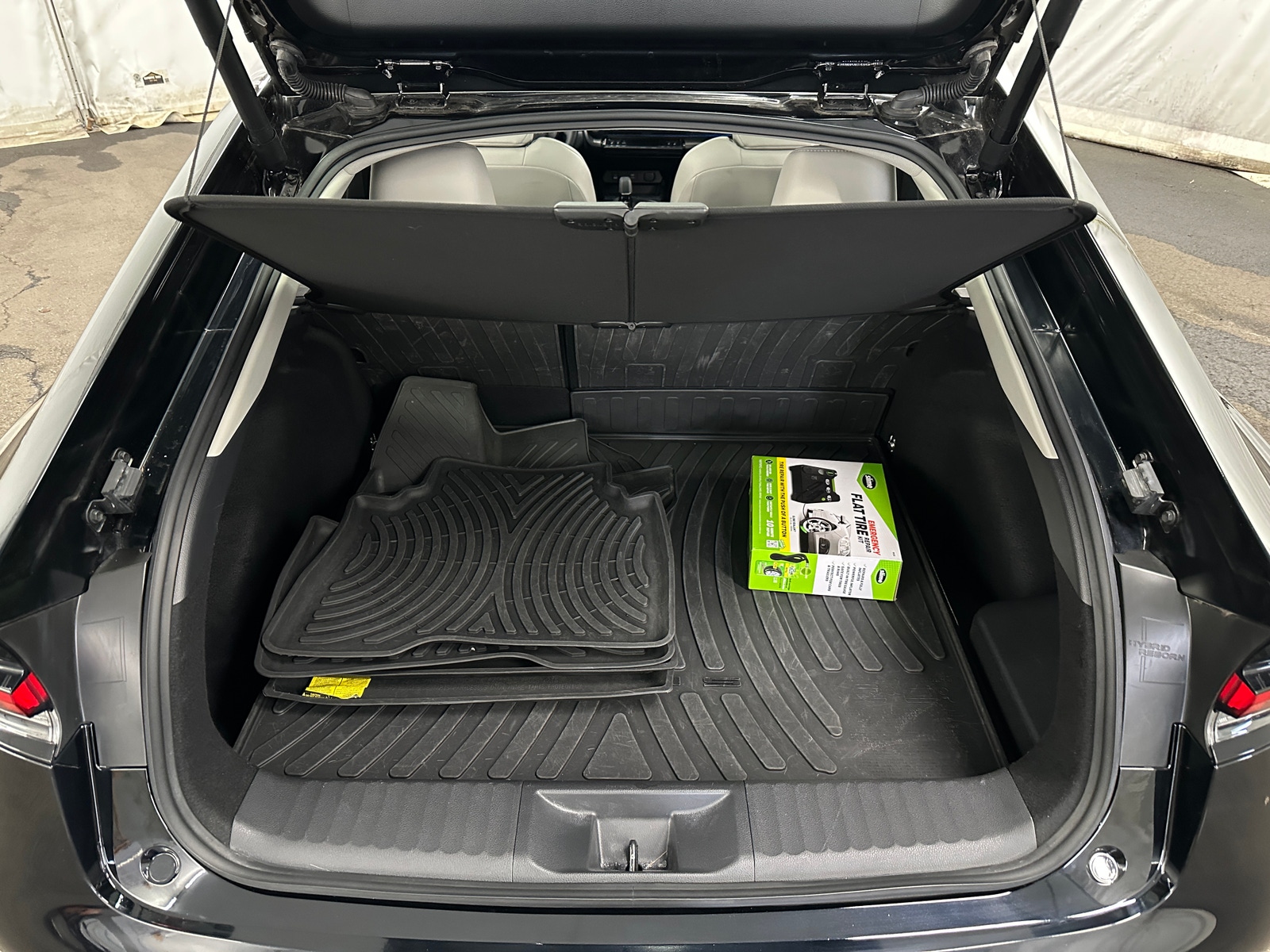 Thumbnail: 2024 Toyota Prius - 6