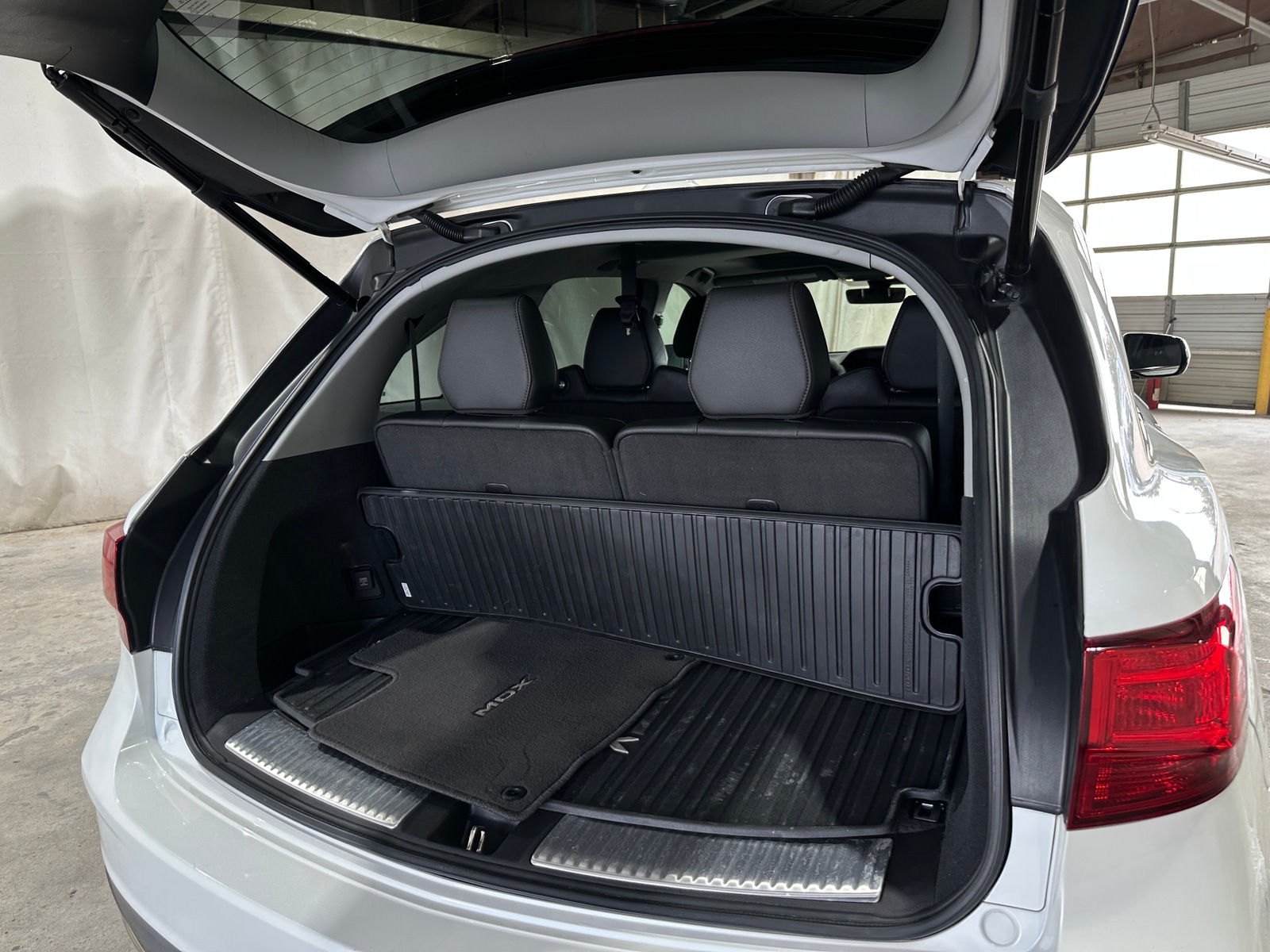 Thumbnail: 2020 Acura MDX - 6