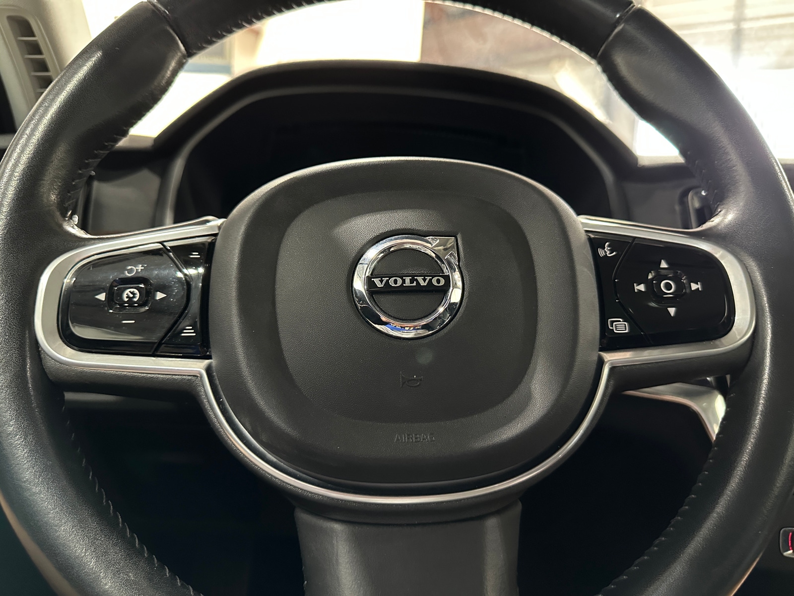 Thumbnail: 2018 Volvo S90 - 4