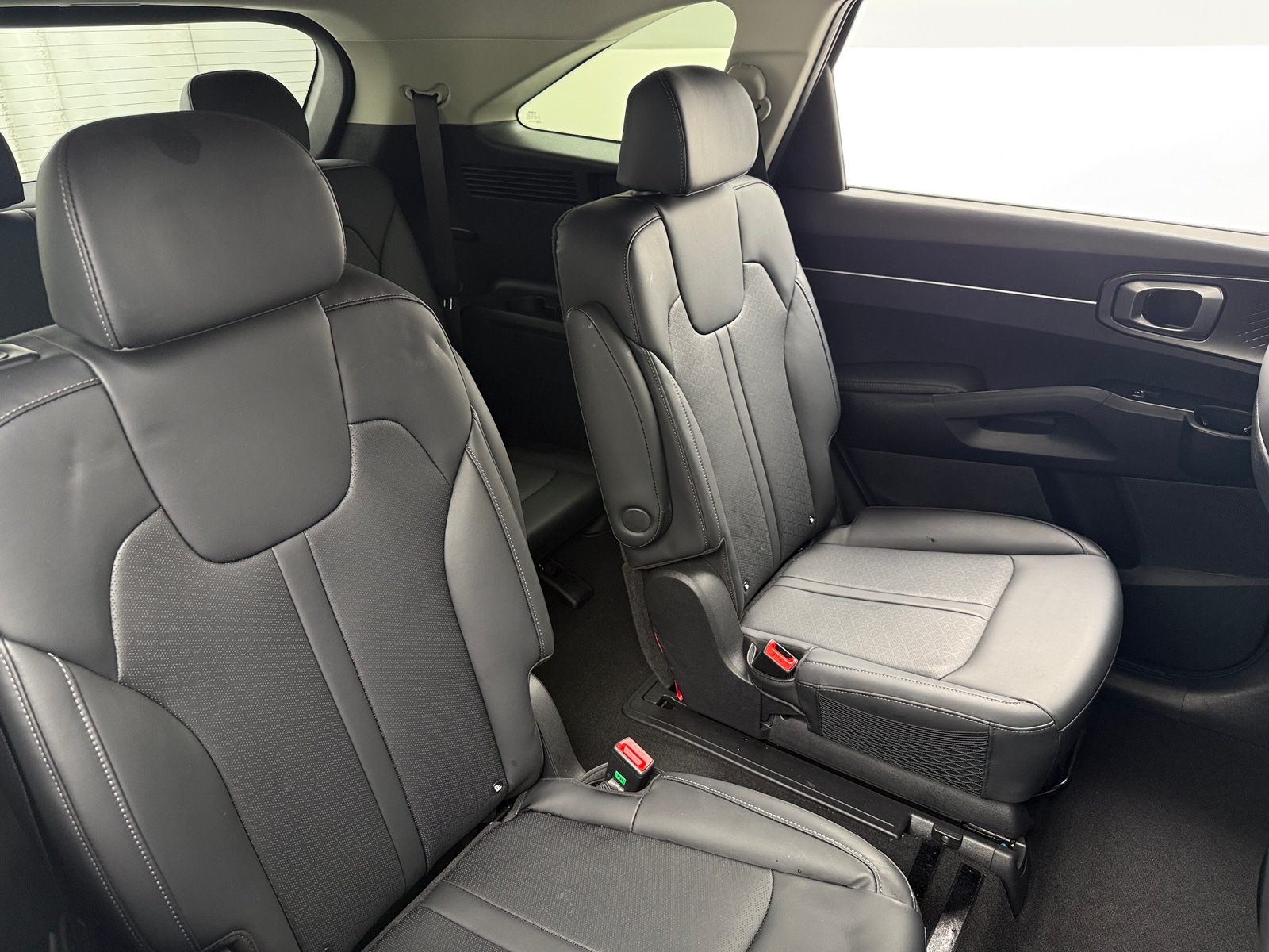 Thumbnail: 2023 Kia Sorento - 5