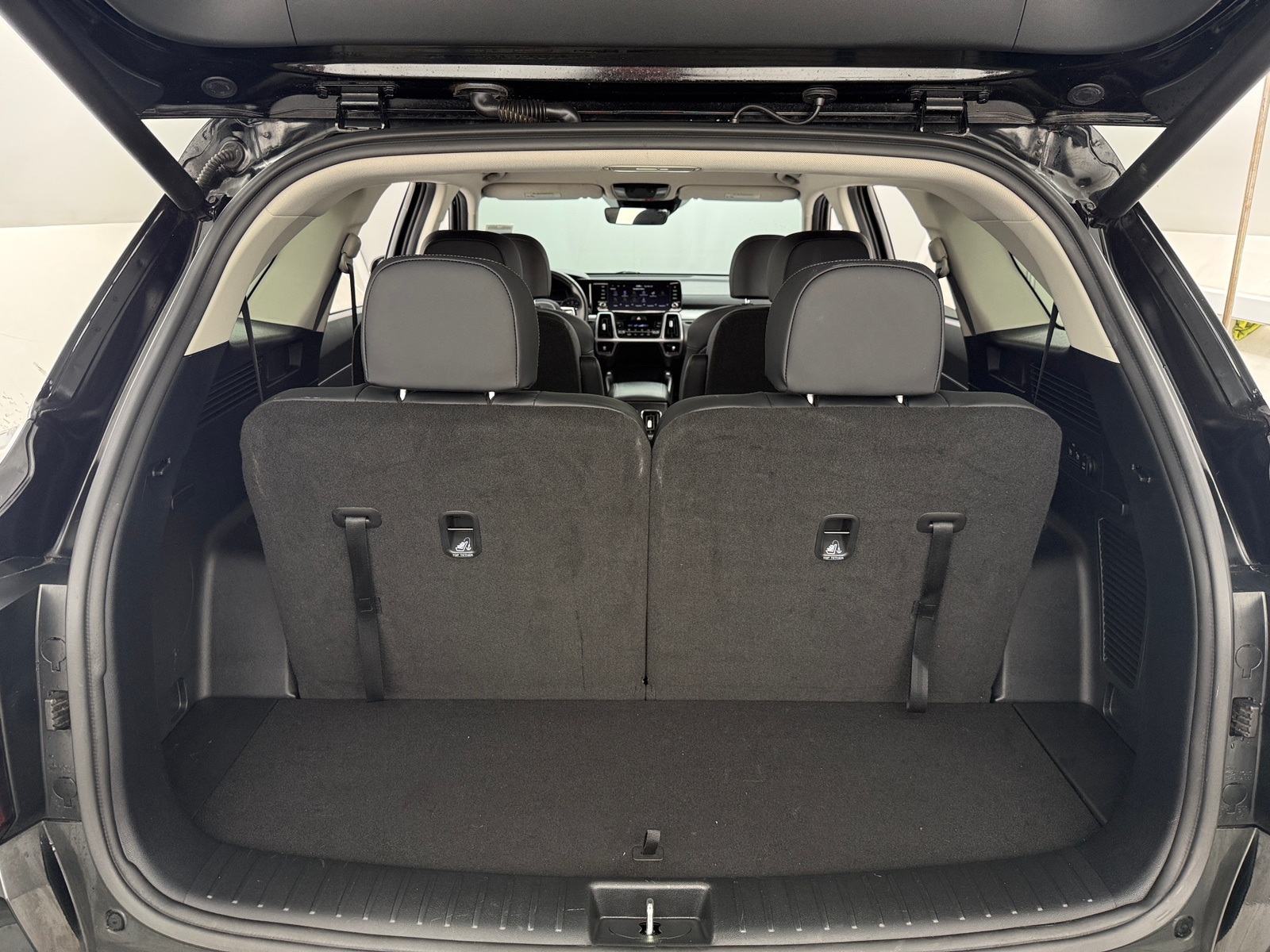 Thumbnail: 2023 Kia Sorento - 6