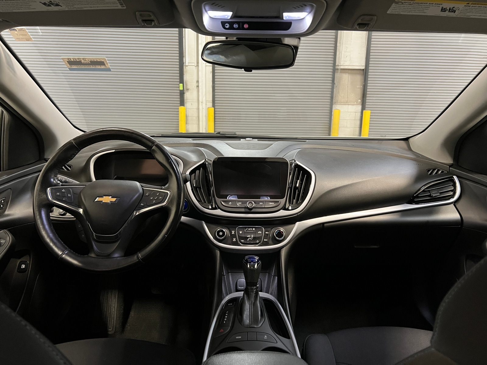 Thumbnail: 2017 Chevrolet Volt - 3