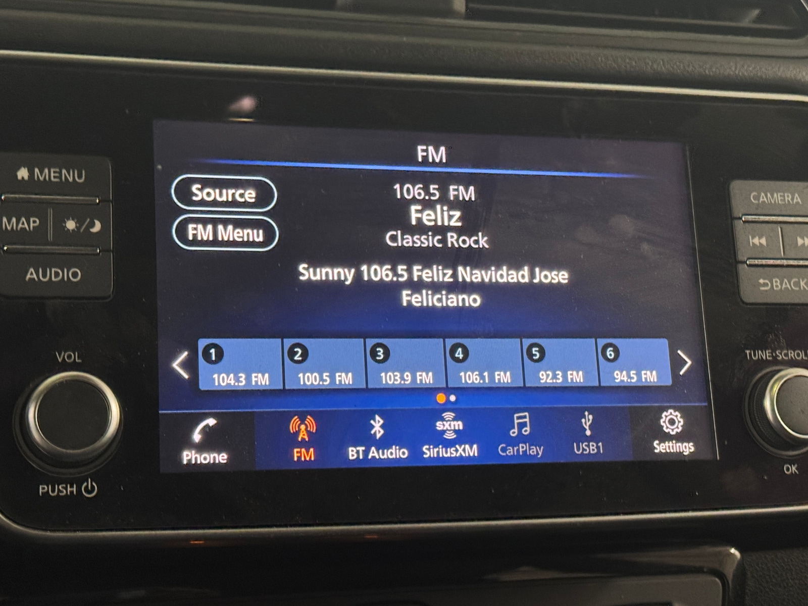 Thumbnail: 2022 Nissan Leaf - 4