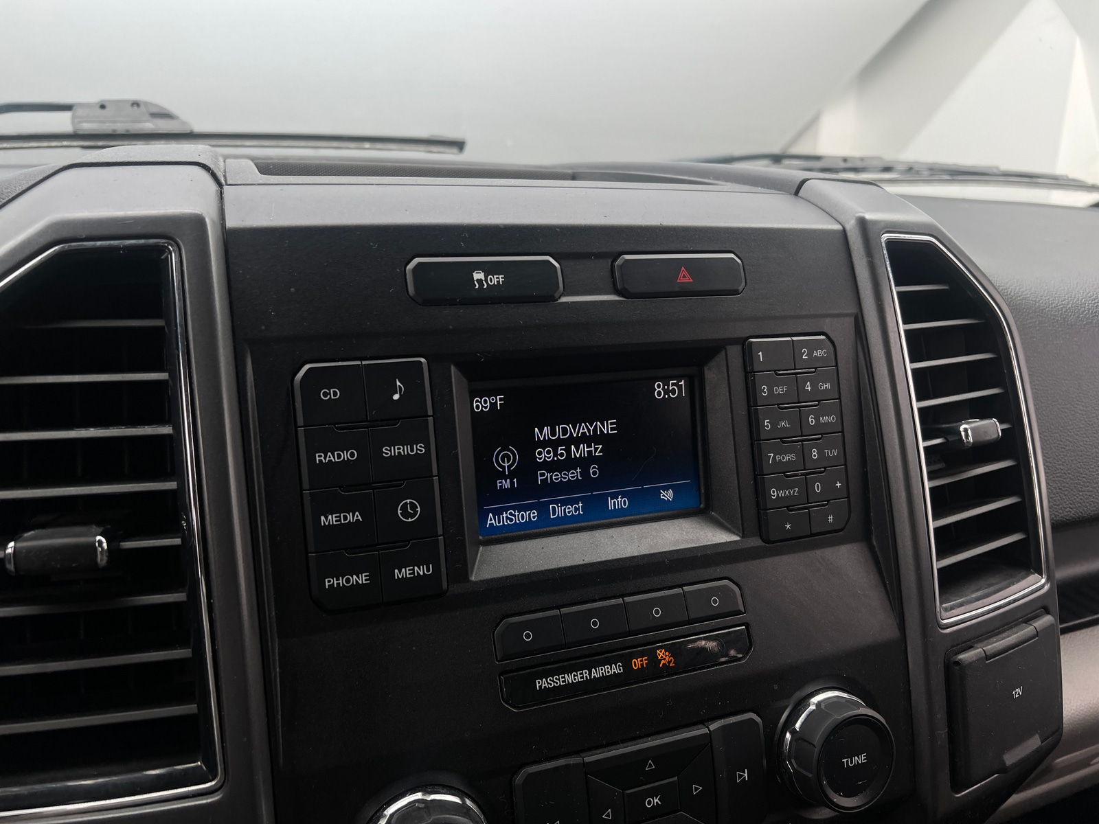 Thumbnail: 2017 Ford Econoline - 4