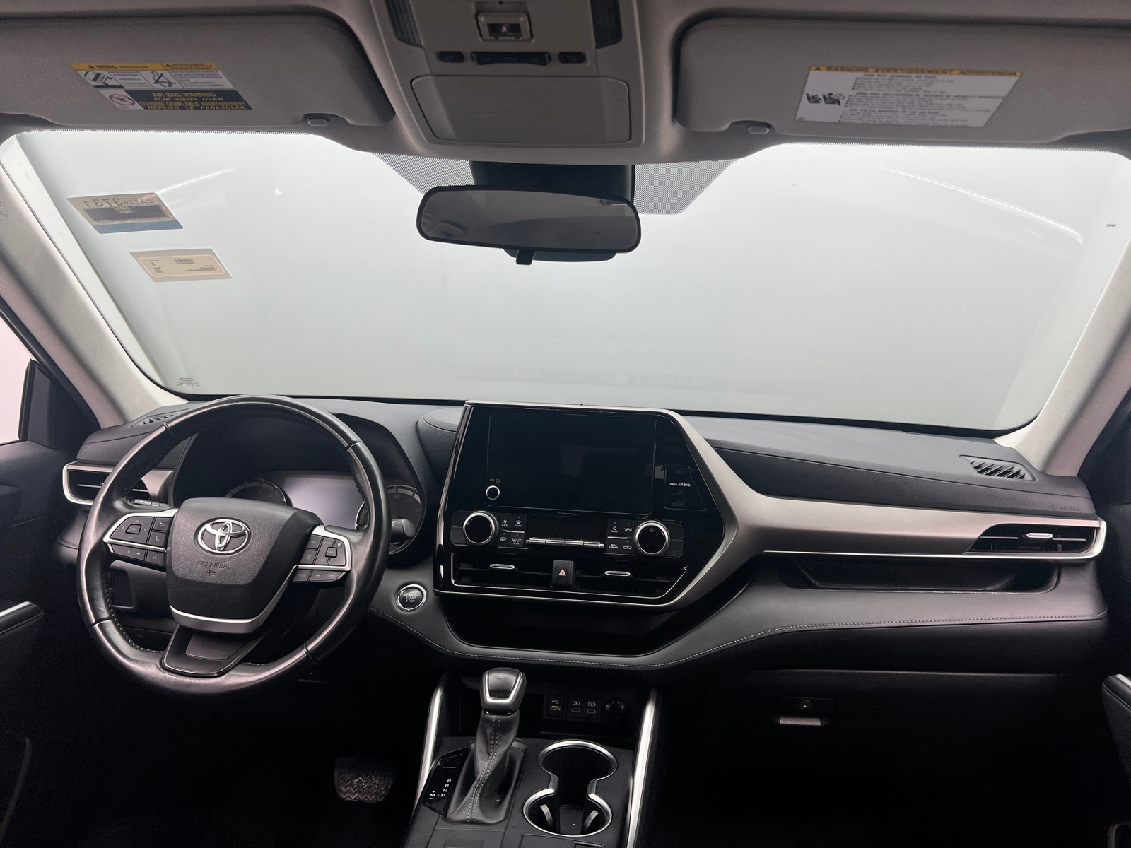 Thumbnail: 2023 Toyota Highlander - 3