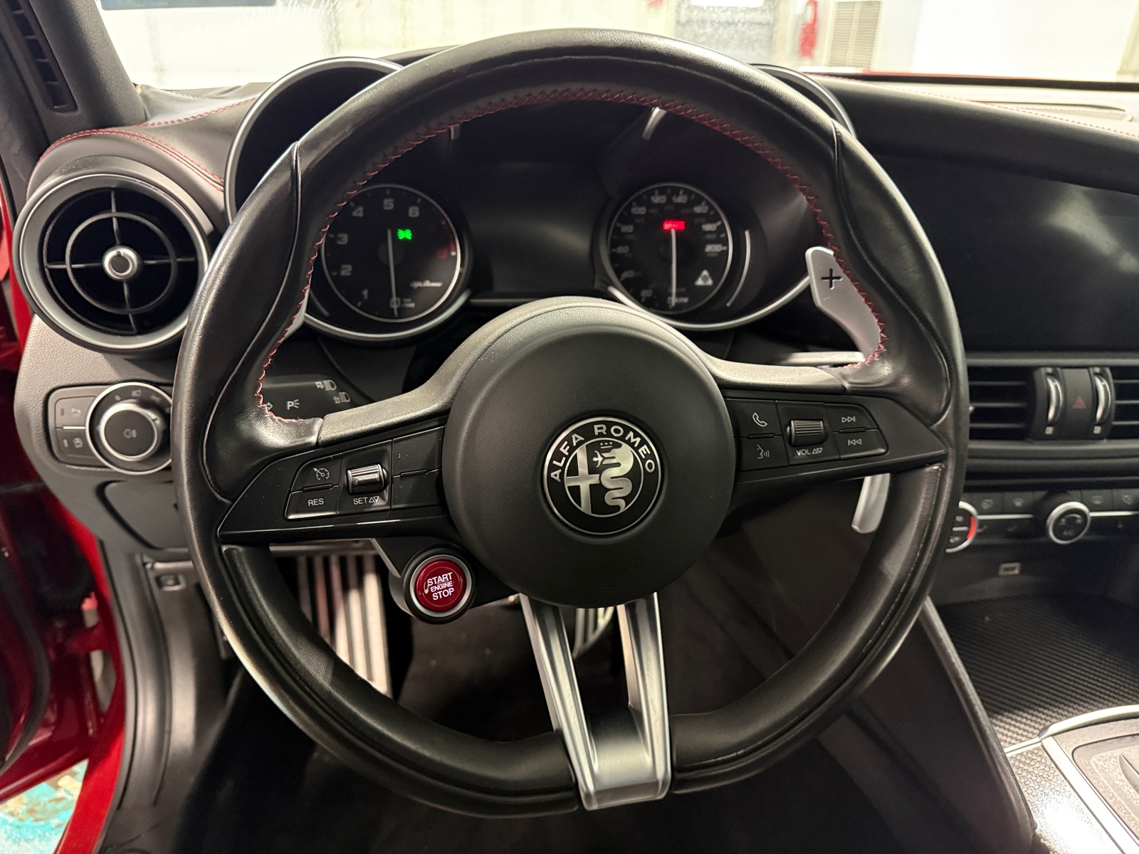 Thumbnail: 2018 Alfa Romeo Giulia - 4