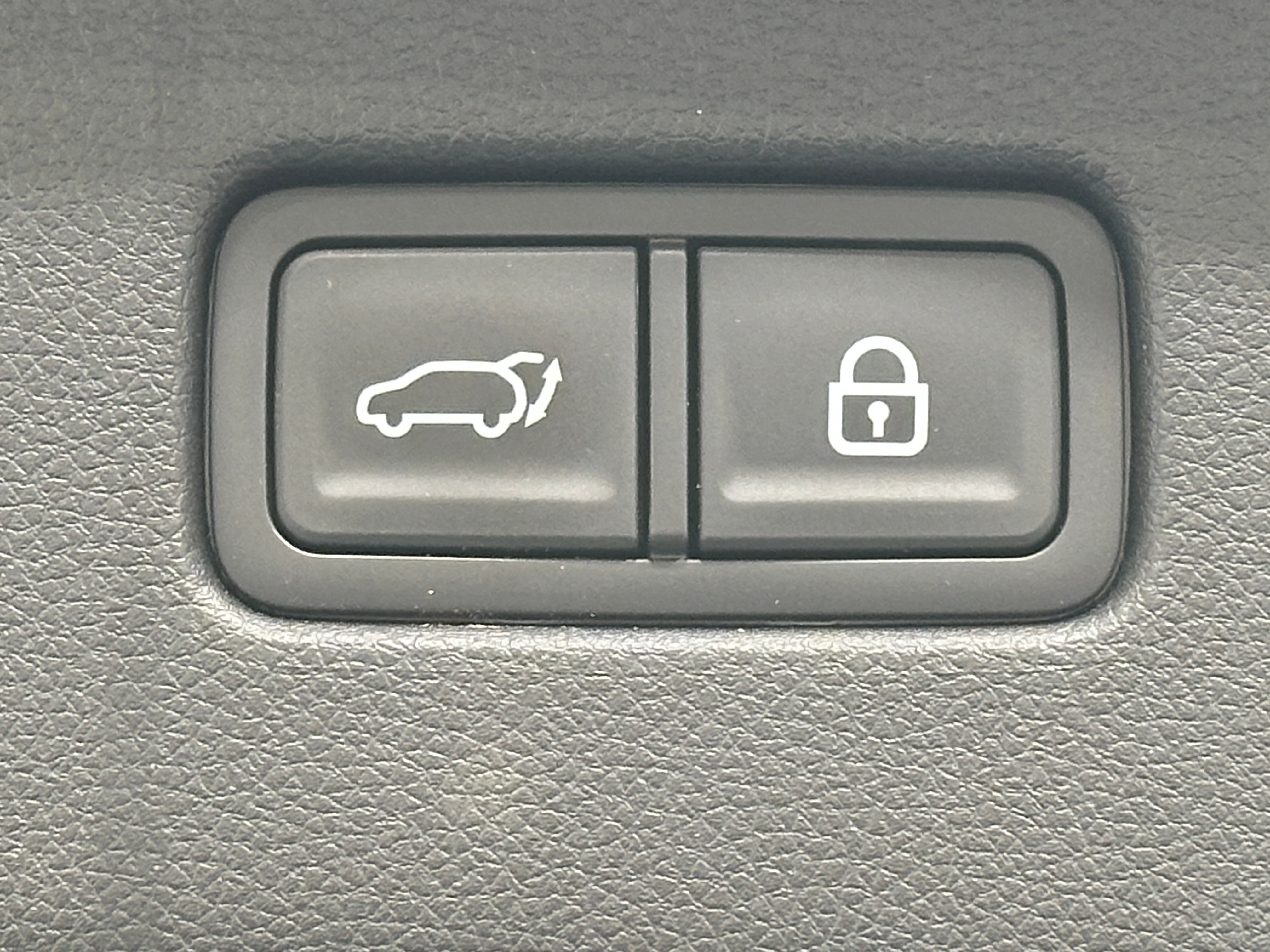 2022 GENESIS GV70 Standard - Photo 17