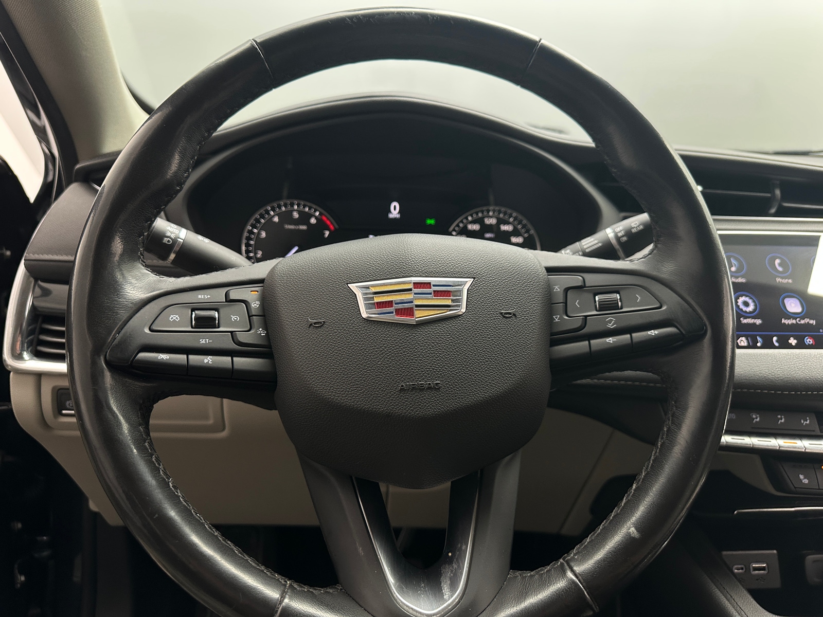 Thumbnail: 2019 Cadillac XT4 - 4