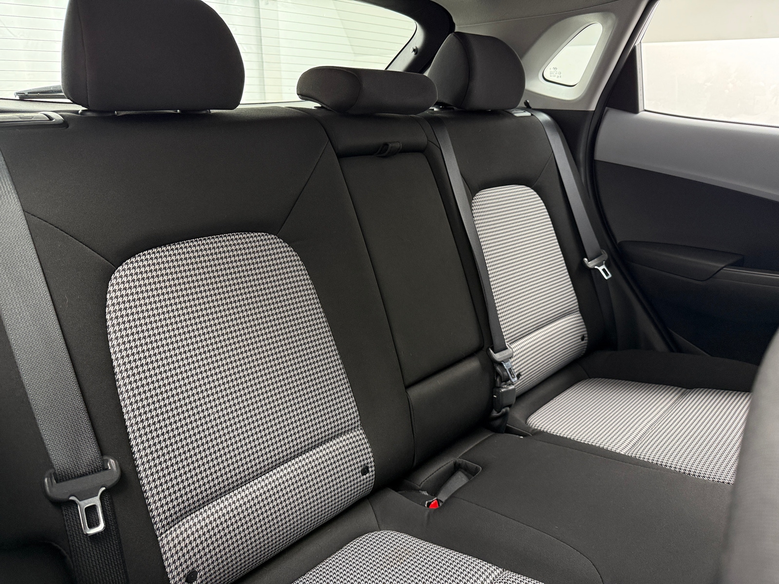 Thumbnail: 2021 Hyundai Kona - 6