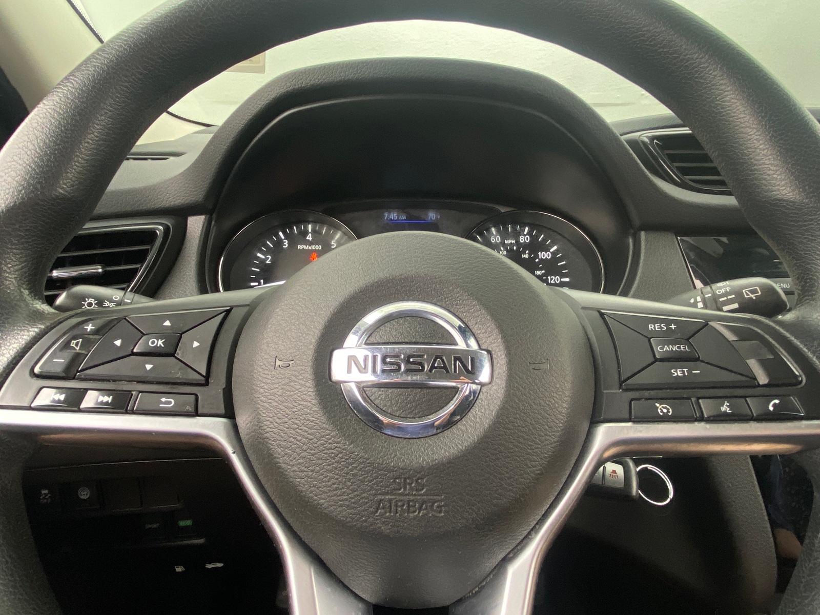 Thumbnail: 2020 Nissan Rogue Sport - 5