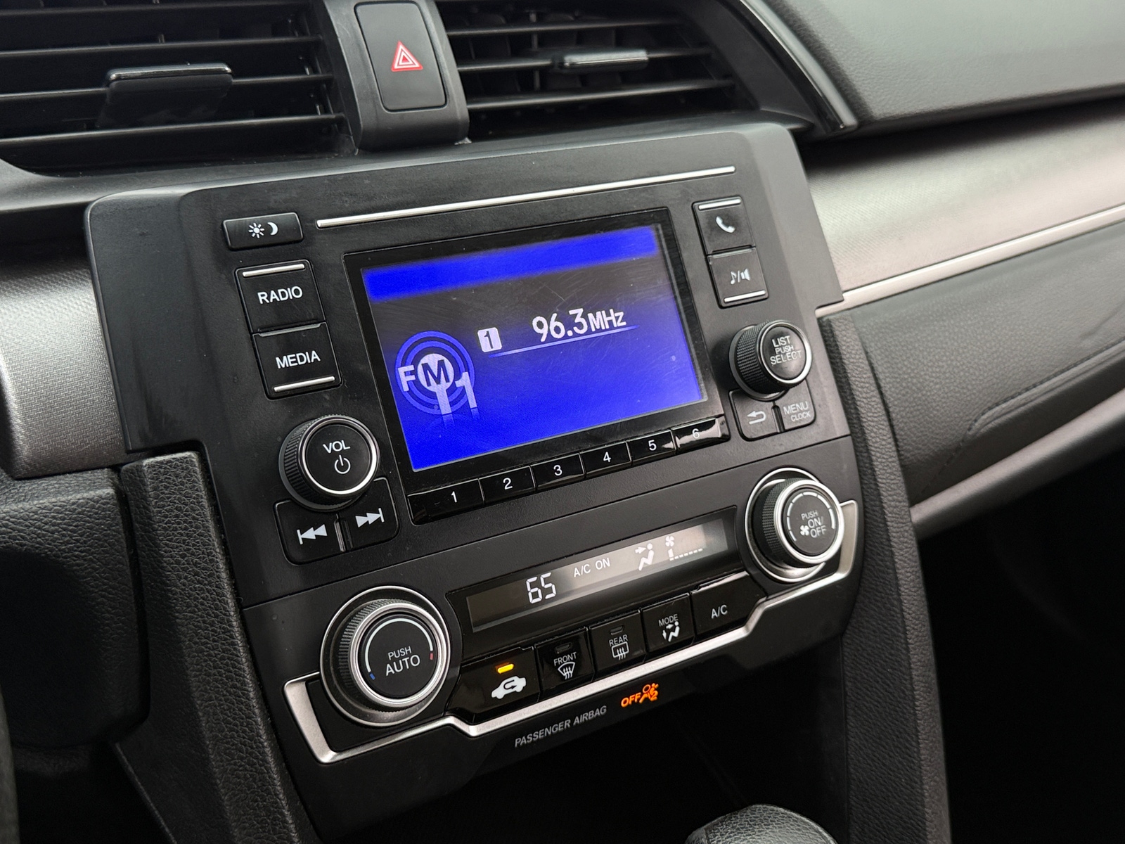 Thumbnail: 2016 Honda Civic - 4