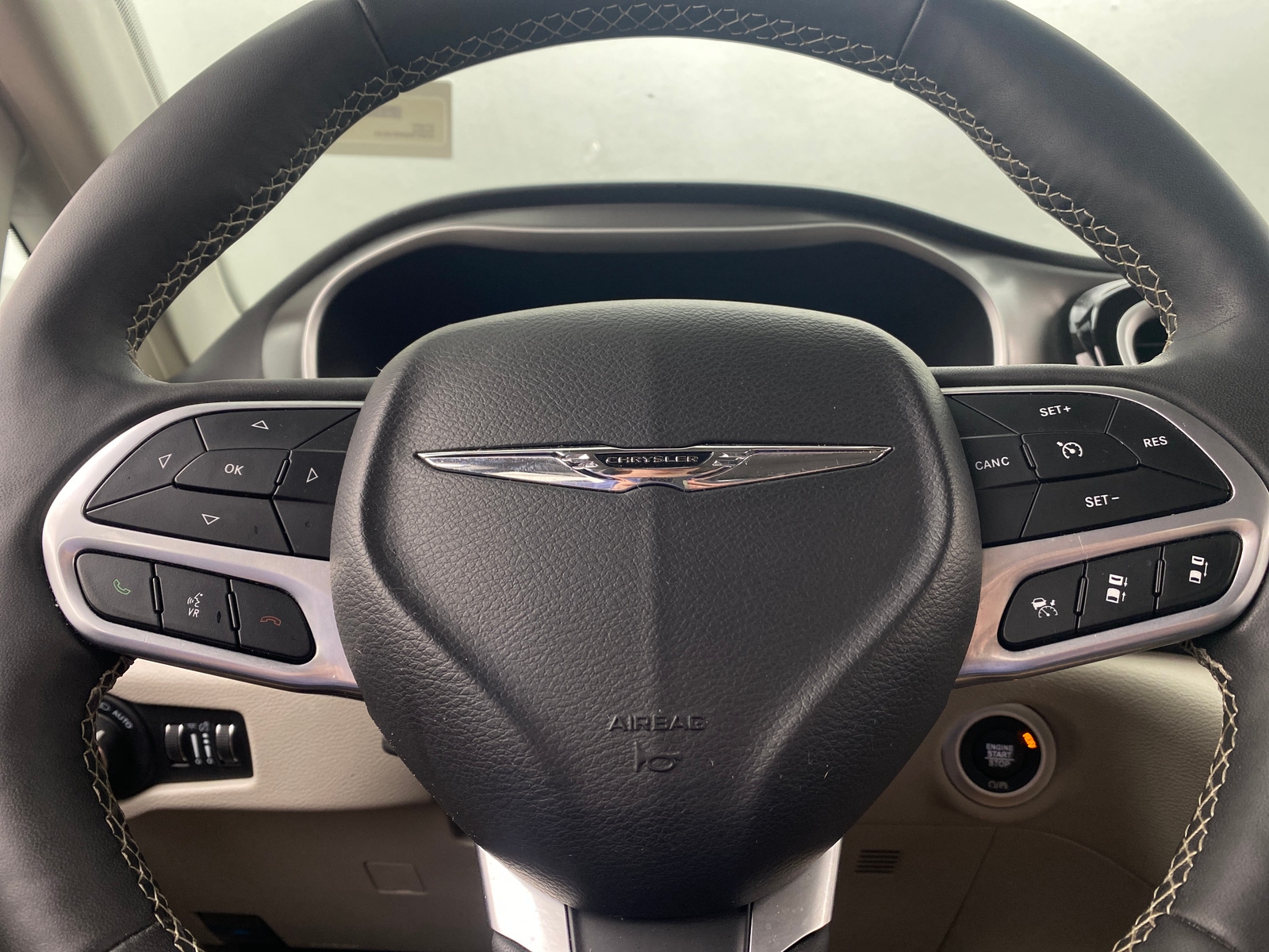 Thumbnail: 2024 Chrysler Pacifica - 4