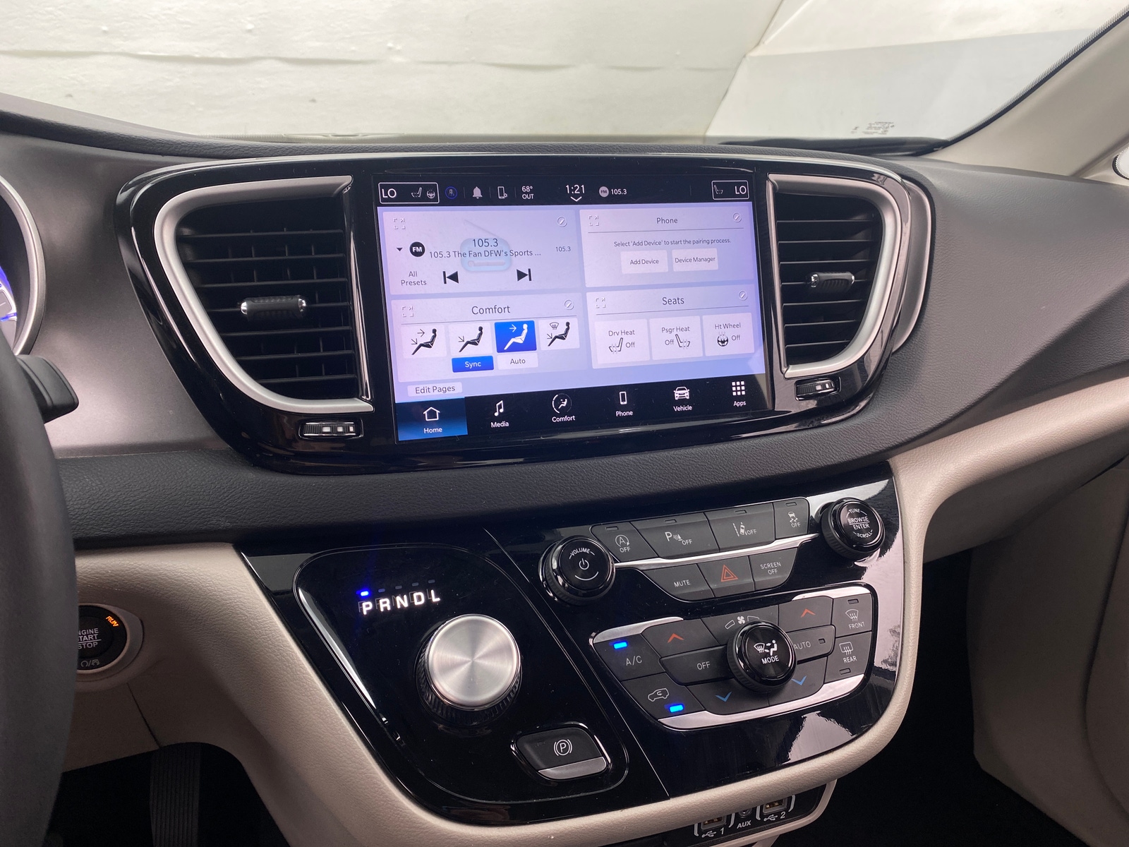 Thumbnail: 2024 Chrysler Pacifica - 3