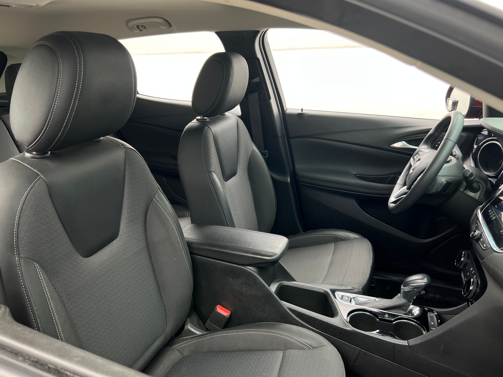 Thumbnail: 2023 Buick Encore GX - 2