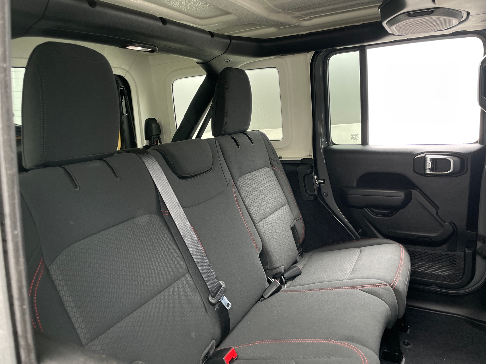 Thumbnail: 2022 Jeep Wrangler - 6