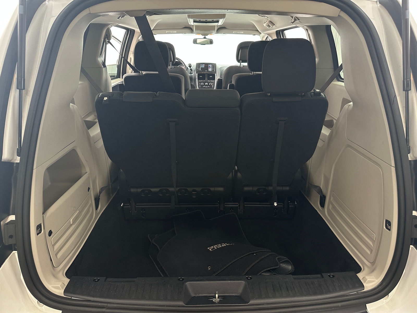 Thumbnail: 2017 Dodge Grand Caravan - 7