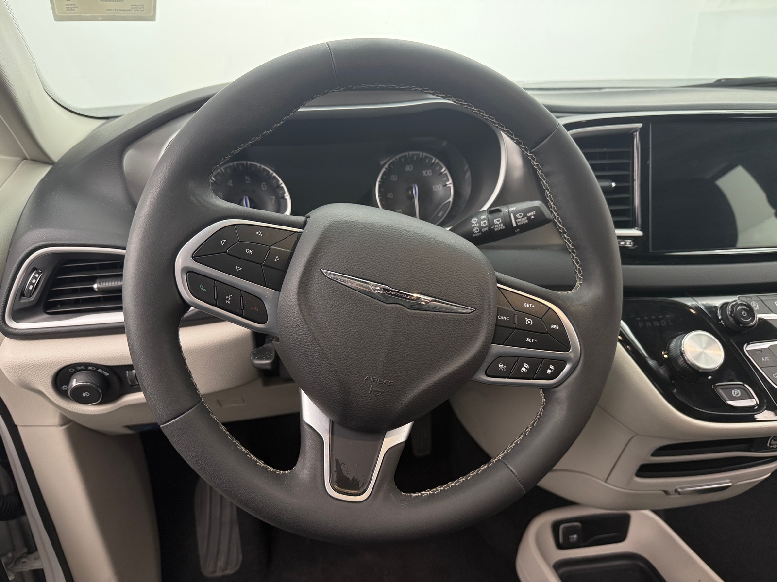 Thumbnail: 2024 Chrysler Pacifica - 4