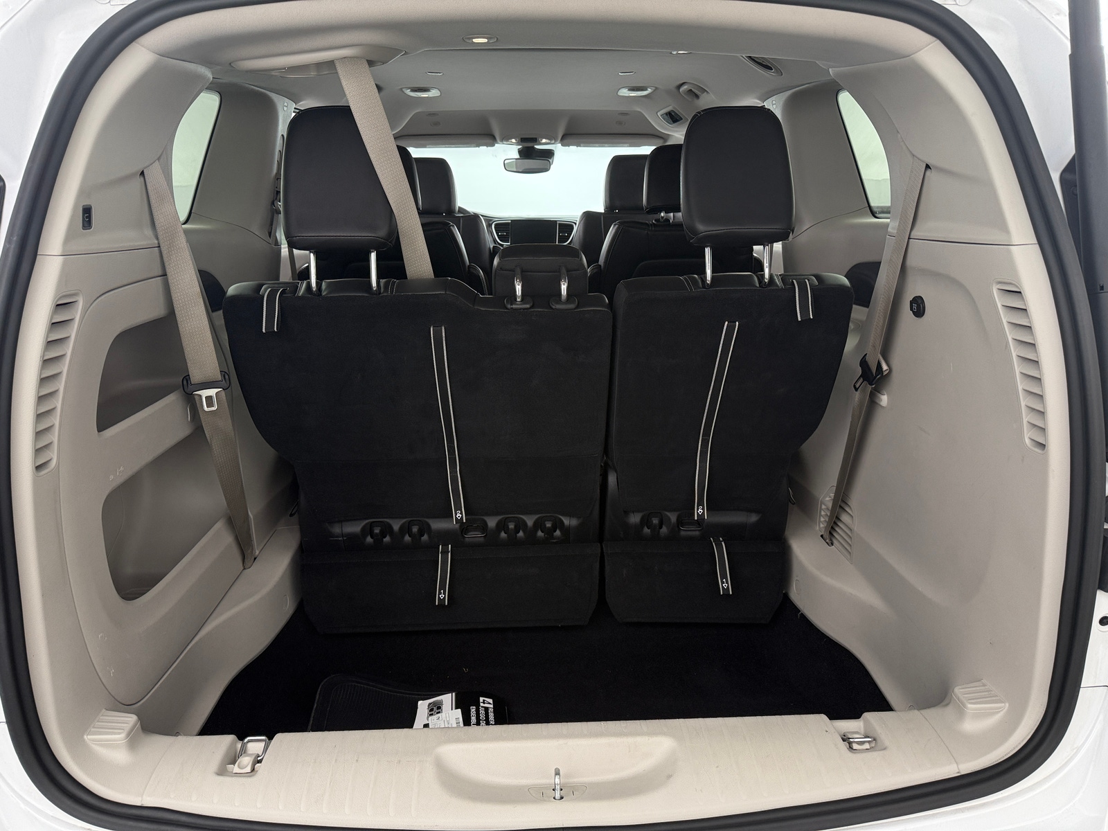 Thumbnail: 2024 Chrysler Pacifica - 6