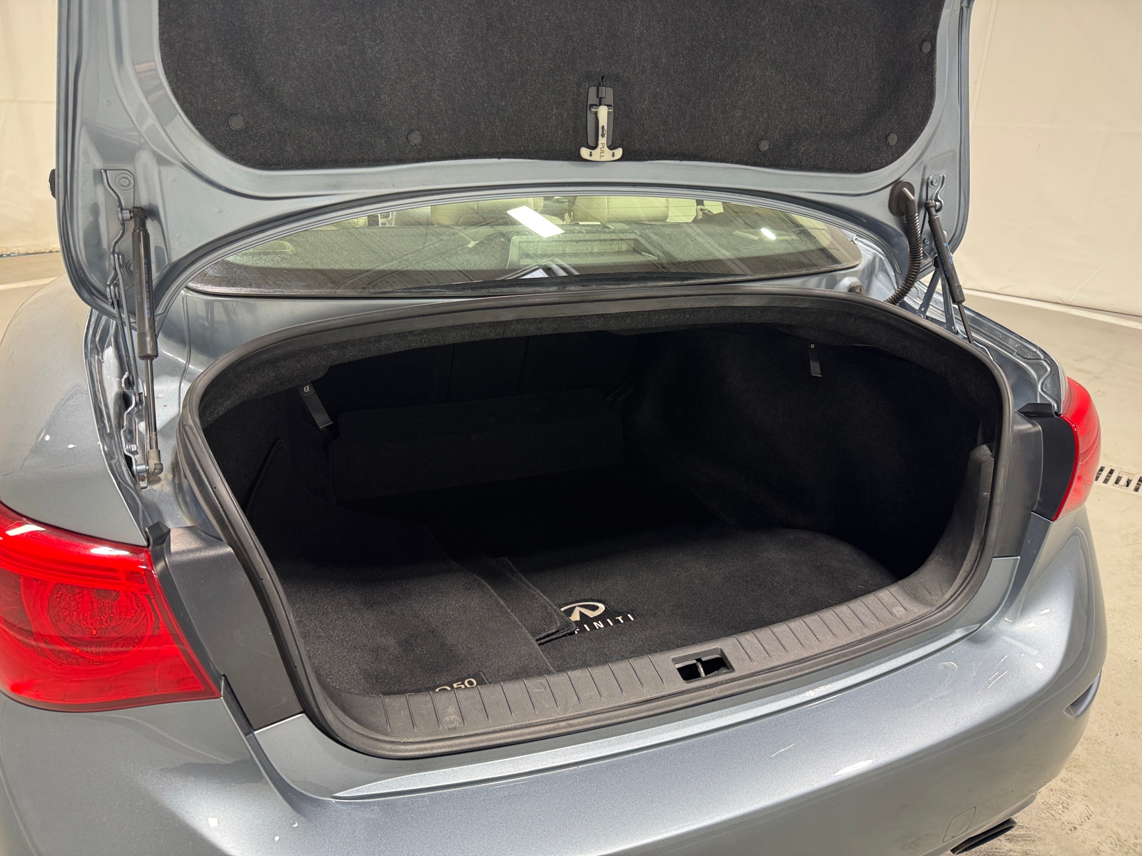 Thumbnail: 2017 INFINITI Q50 - 6