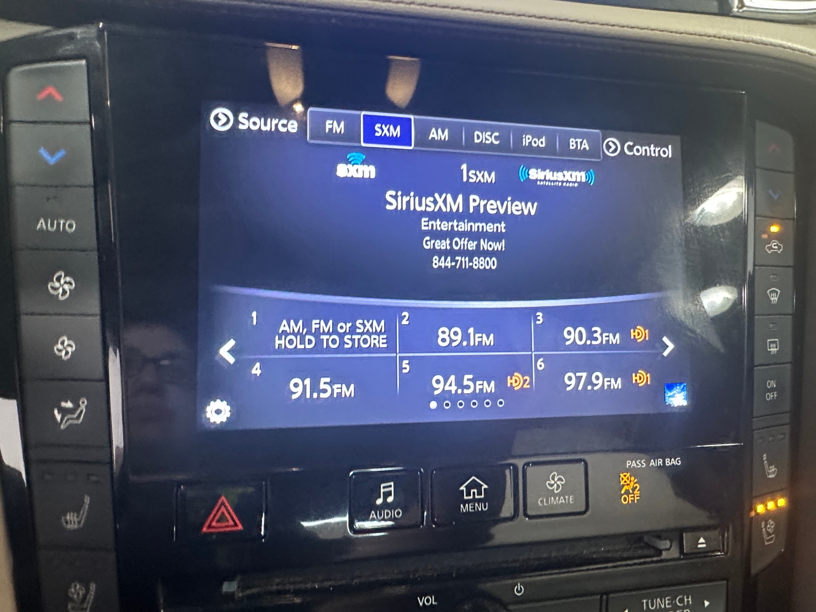 Thumbnail: 2019 INFINITI QX50 - 3