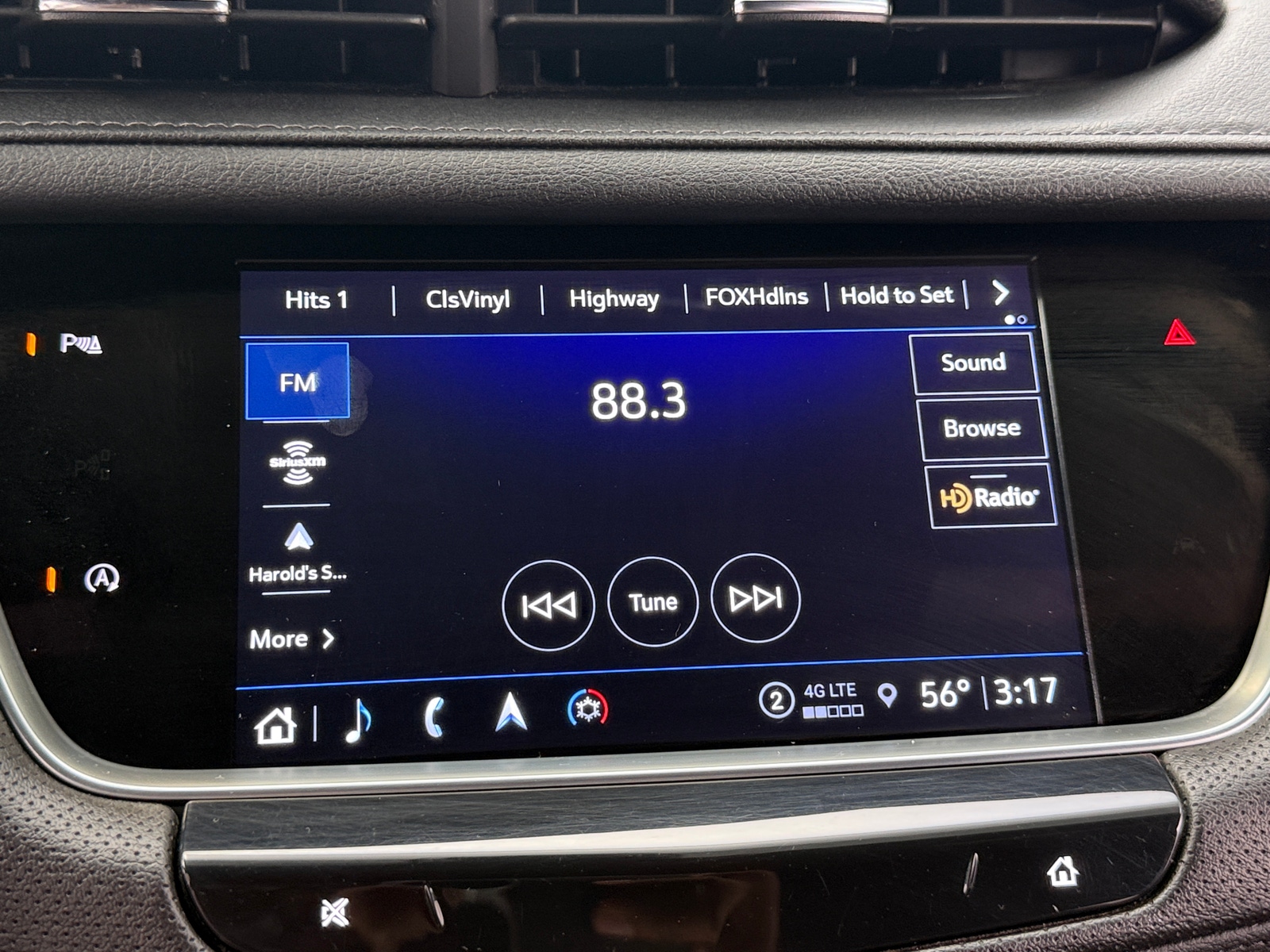 Thumbnail: 2023 Cadillac XT5 - 3