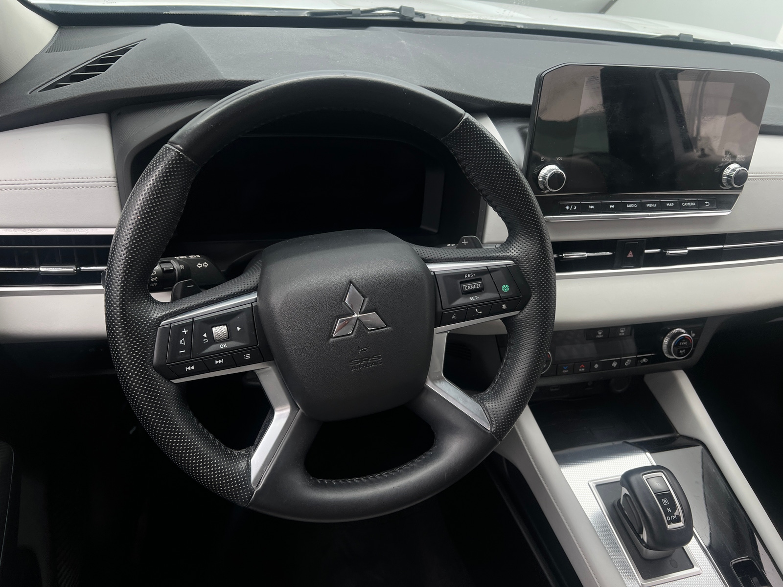 Thumbnail: 2023 Mitsubishi Outlander - 4