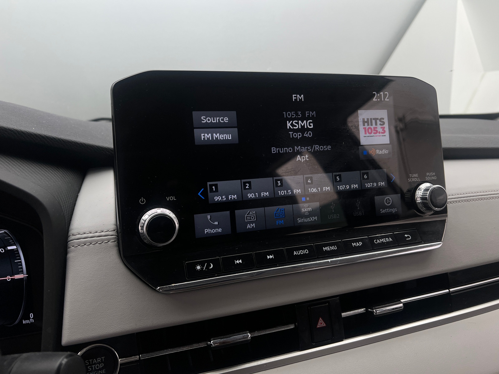 Thumbnail: 2023 Mitsubishi Outlander - 3